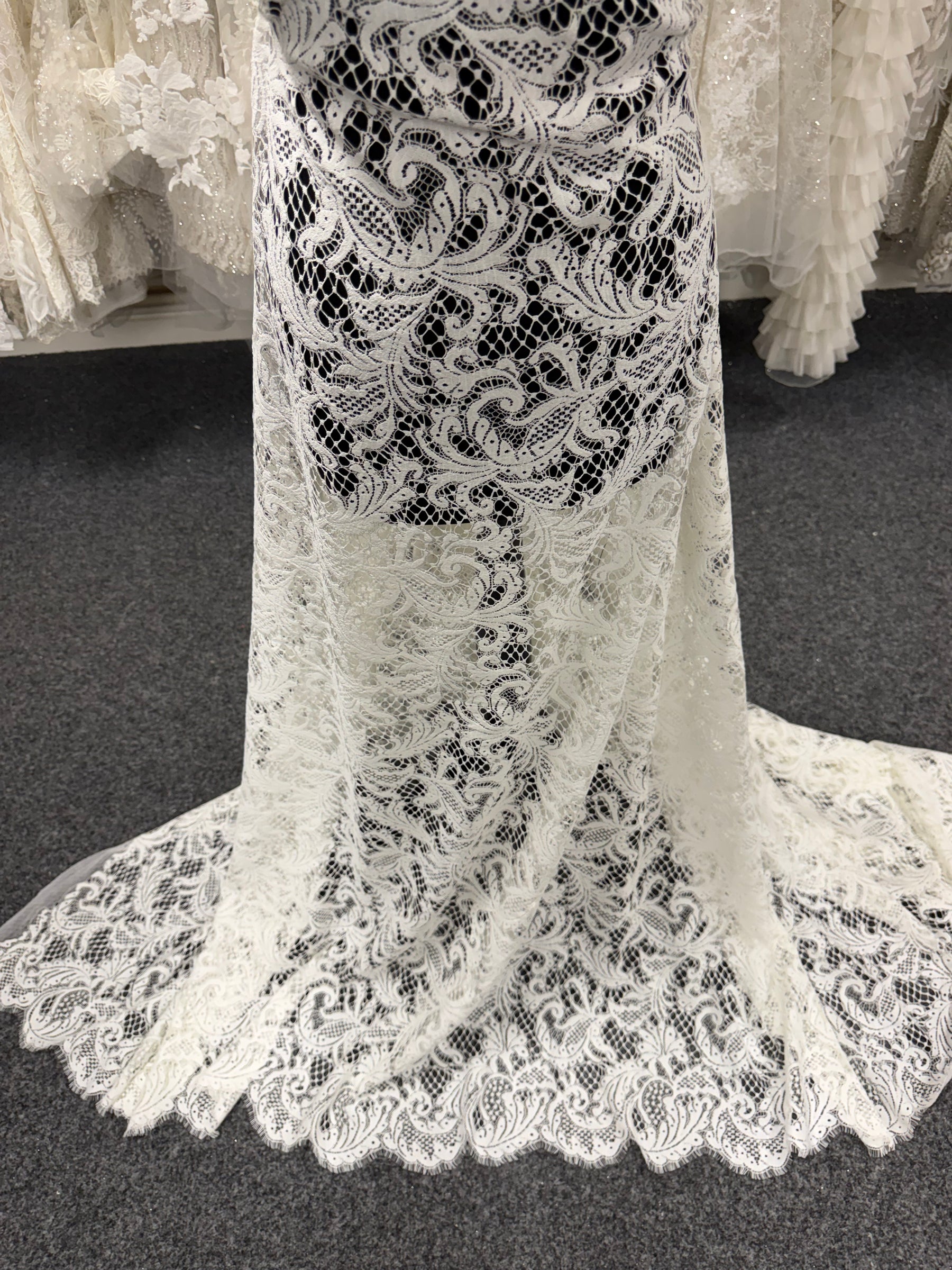 Ivory Lace - LA1011