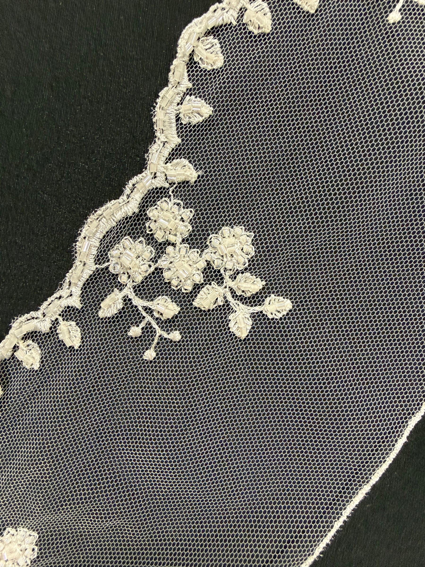 Ivory Beaded Edging - T952