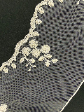 Ivory Beaded Edging - T952