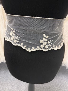 Ivory Beaded Edging - T952