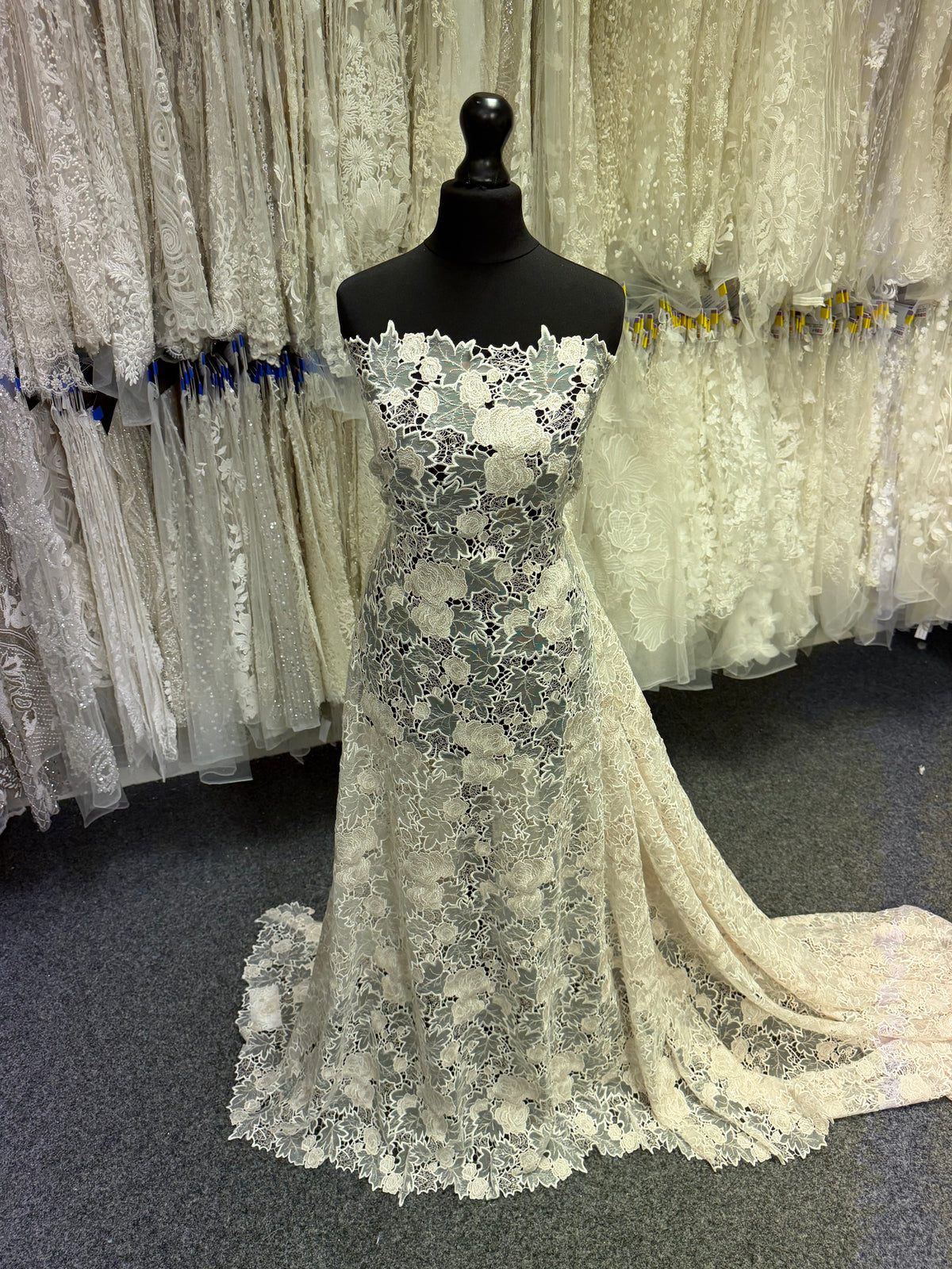 Ivory and Pink Lace - LB4004