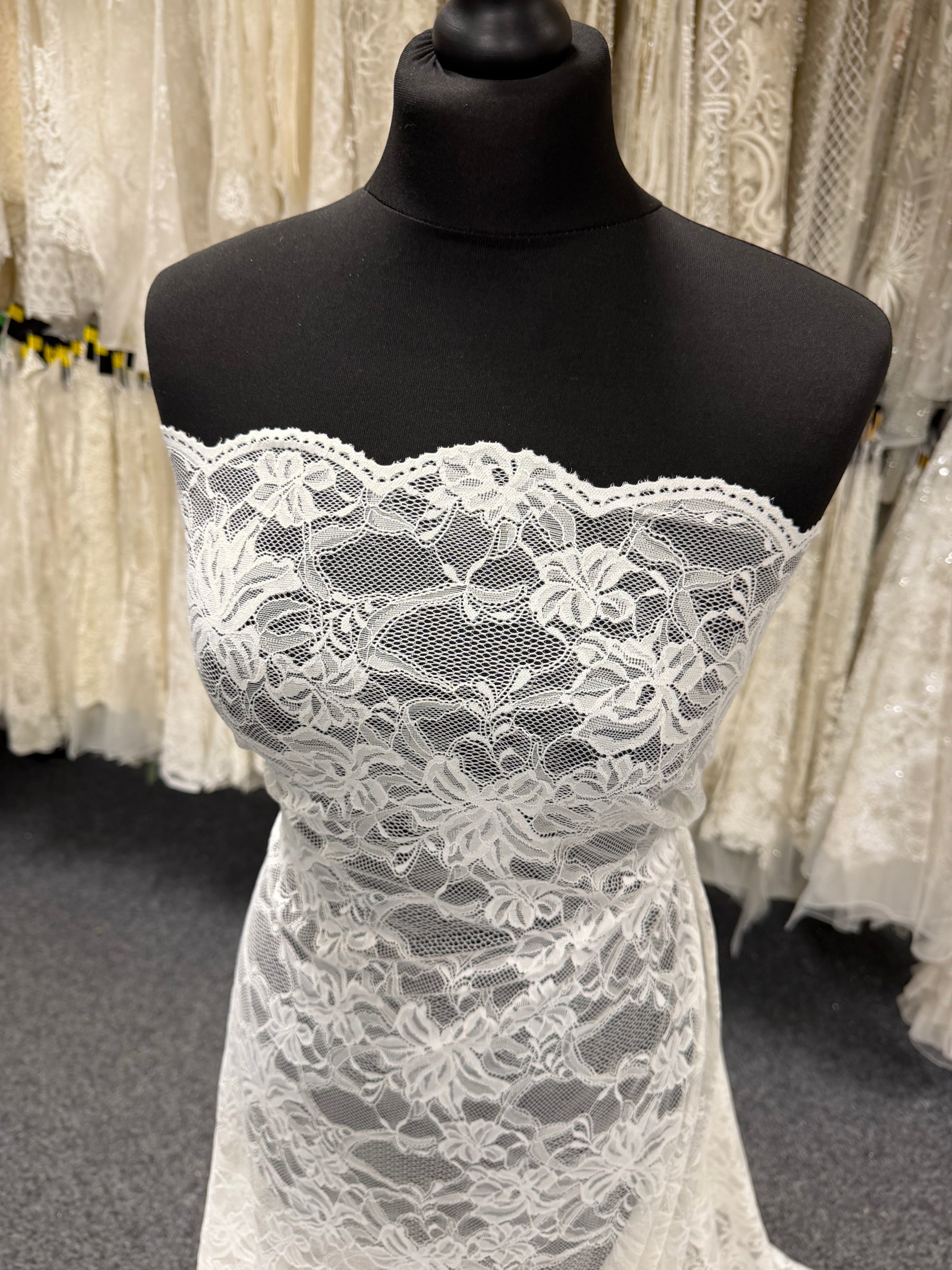 Ivory Stretch Lace - LB7007
