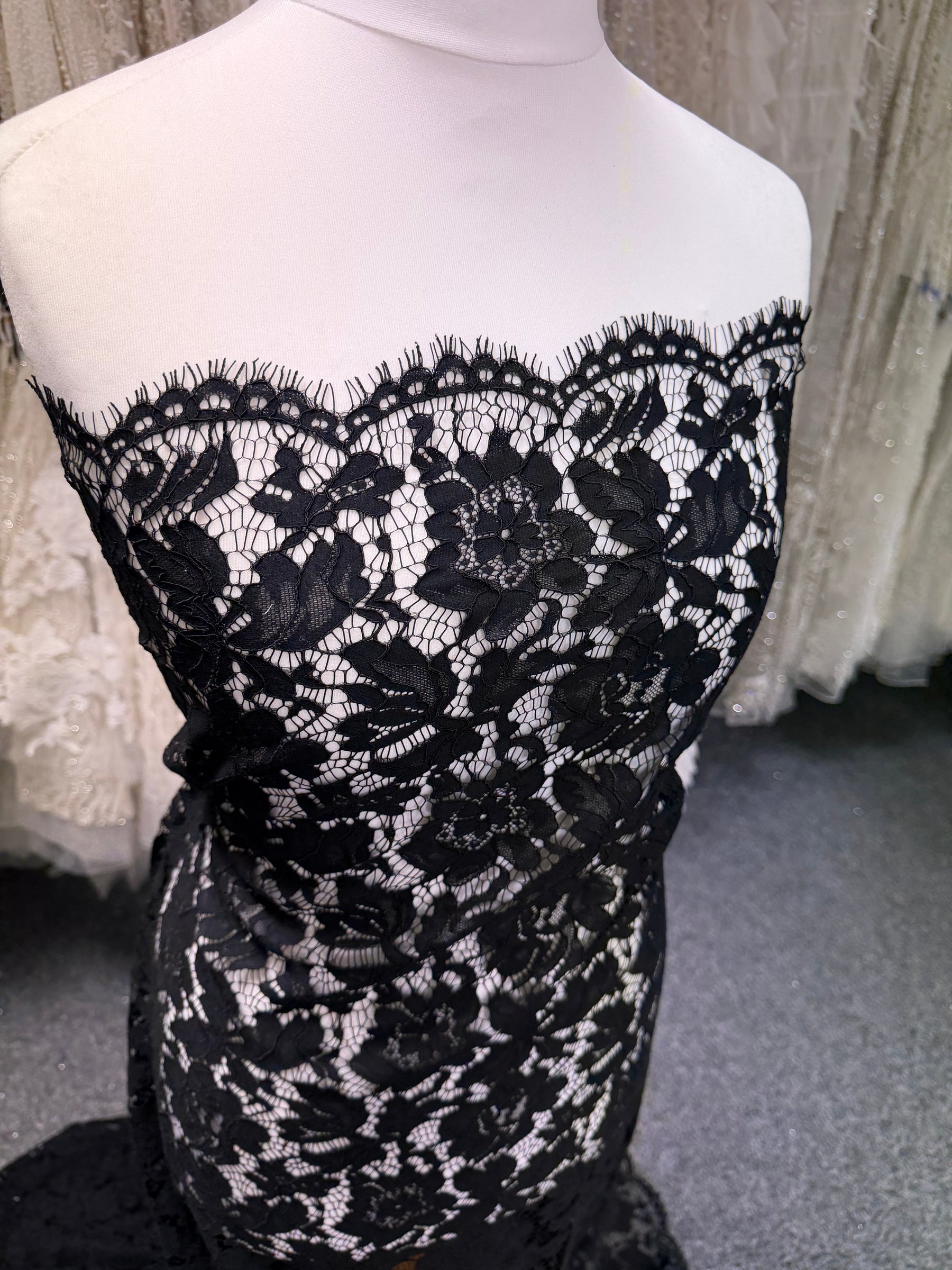 Black Raschel Lace - LA1002
