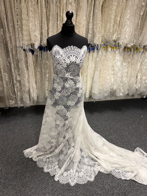 Ivory Lace - LA1013