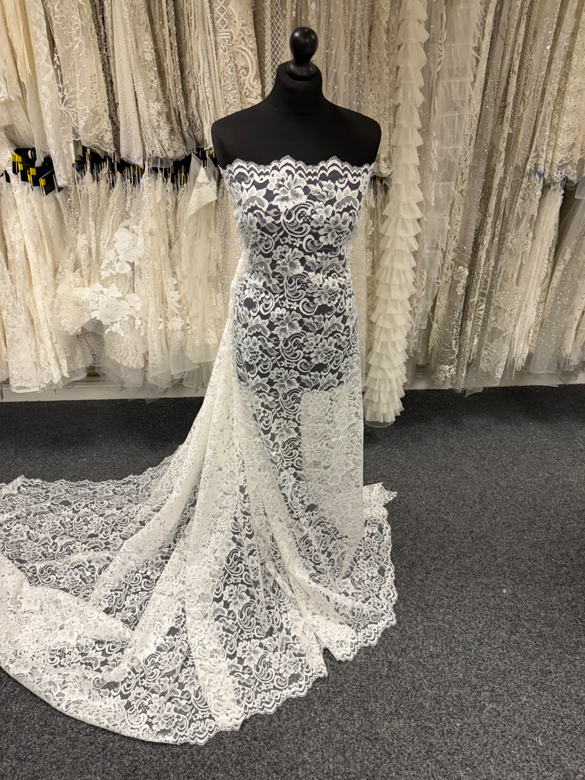 Ivory Lace - LA1008
