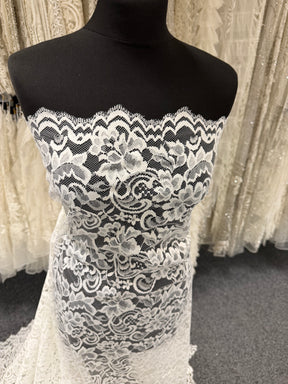 Ivory Lace - LA1008