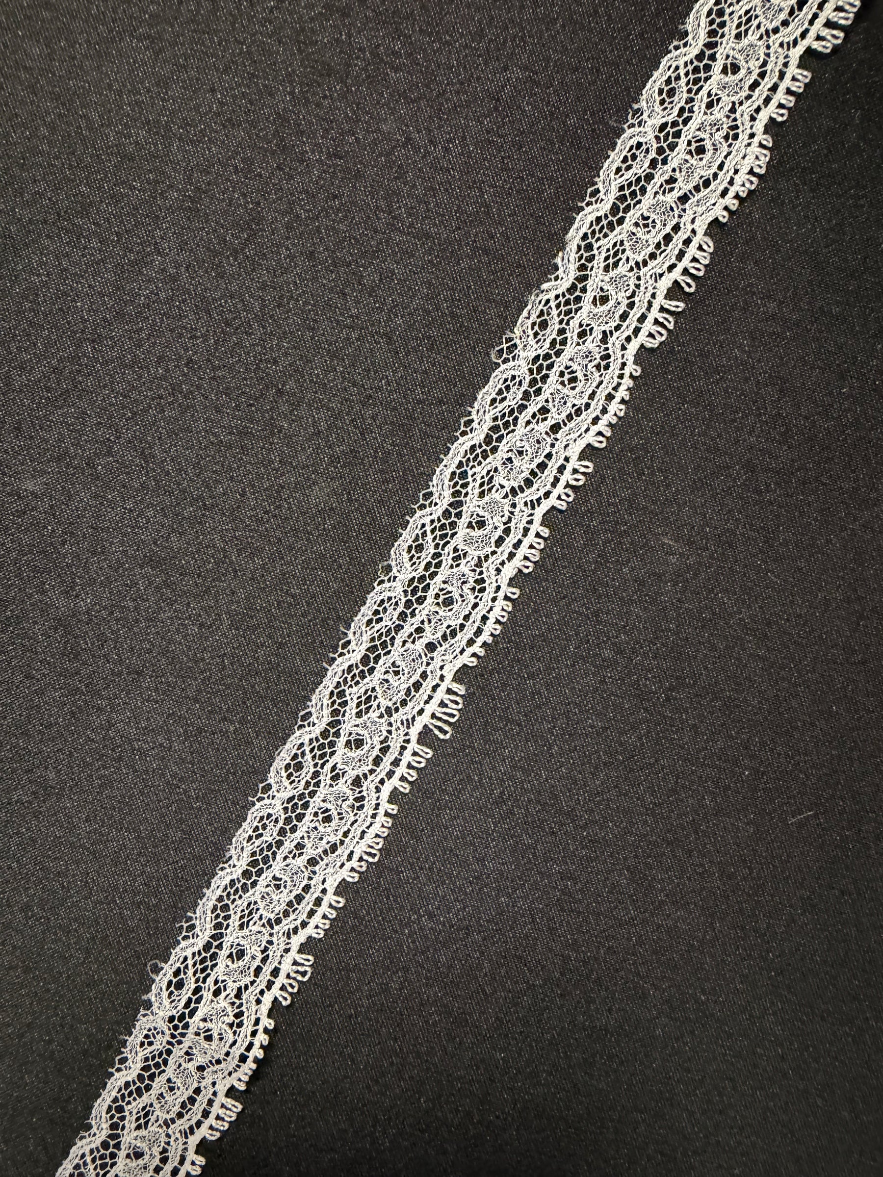 White French Lace Edging - T923