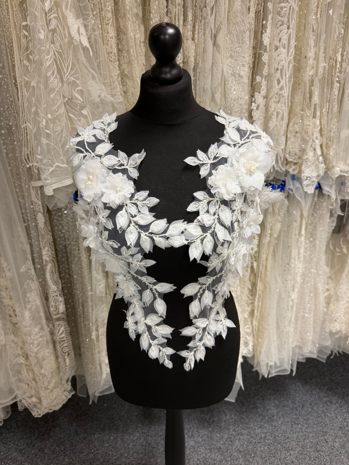 Ivory Lace Appliques - MT4015