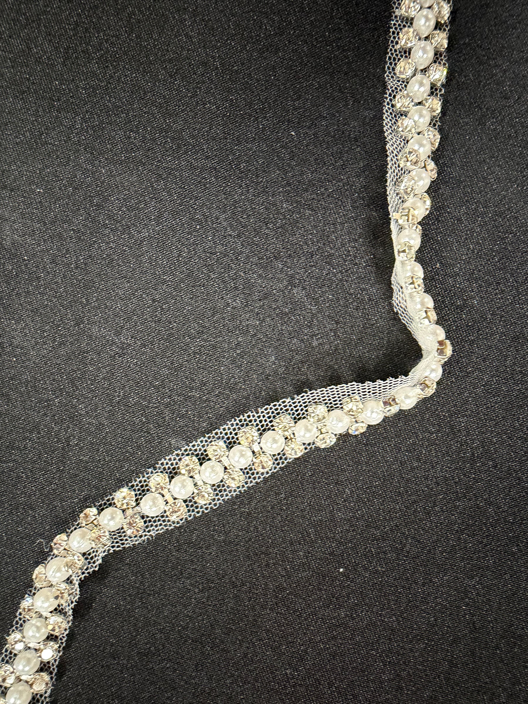 Crystal and Pearl Edging - T822