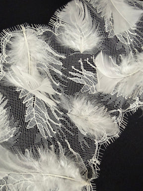 Ivory Feather Edging - T922