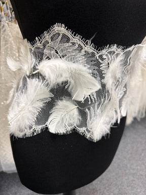 Ivory Feather Edging - T922