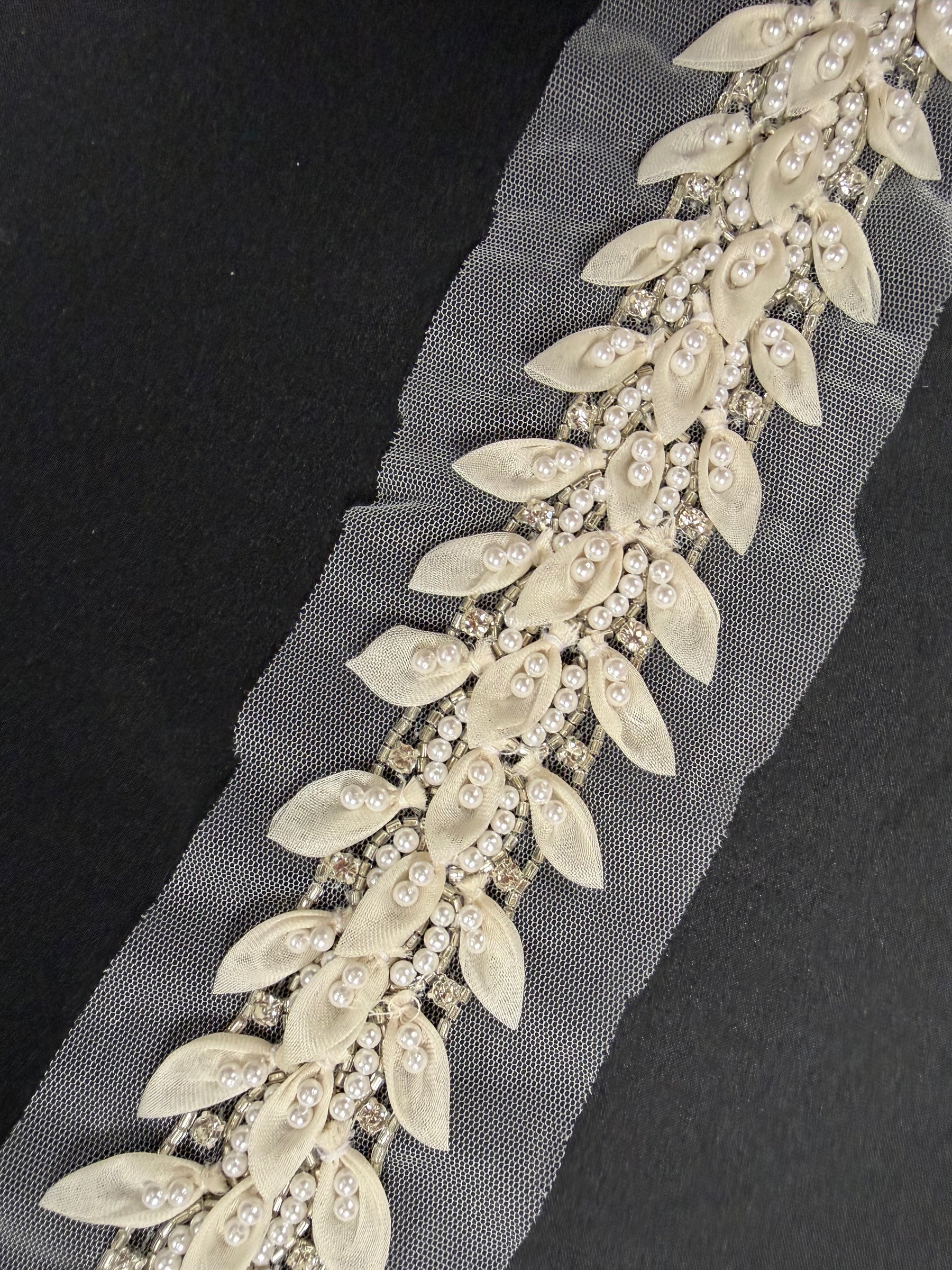 Ivory Crystal Beaded Edging - T802