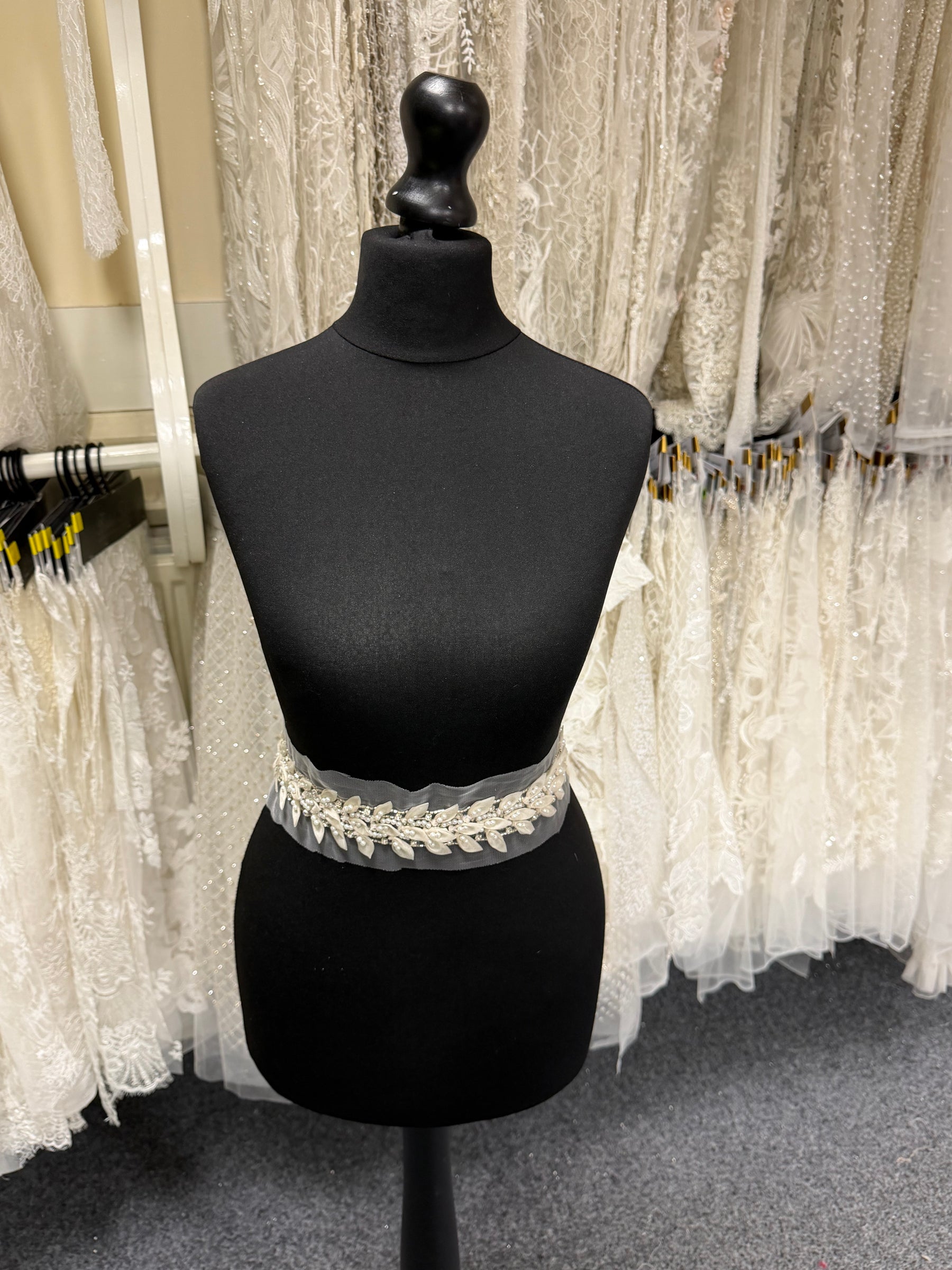 Ivory Crystal Beaded Edging - T802
