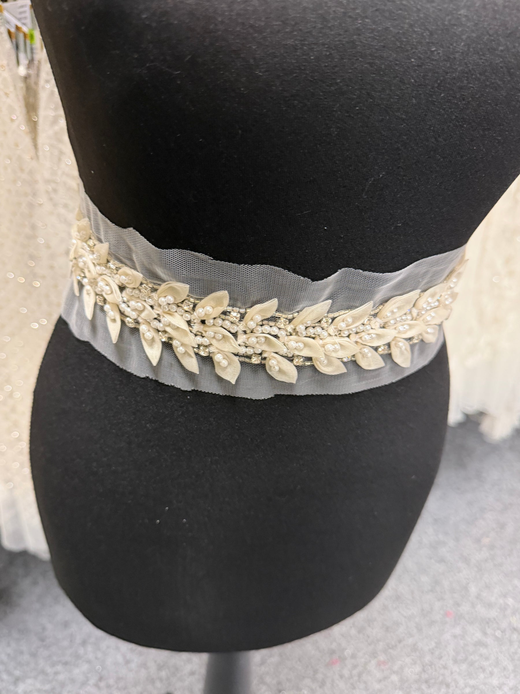 Ivory Crystal Beaded Edging - T802