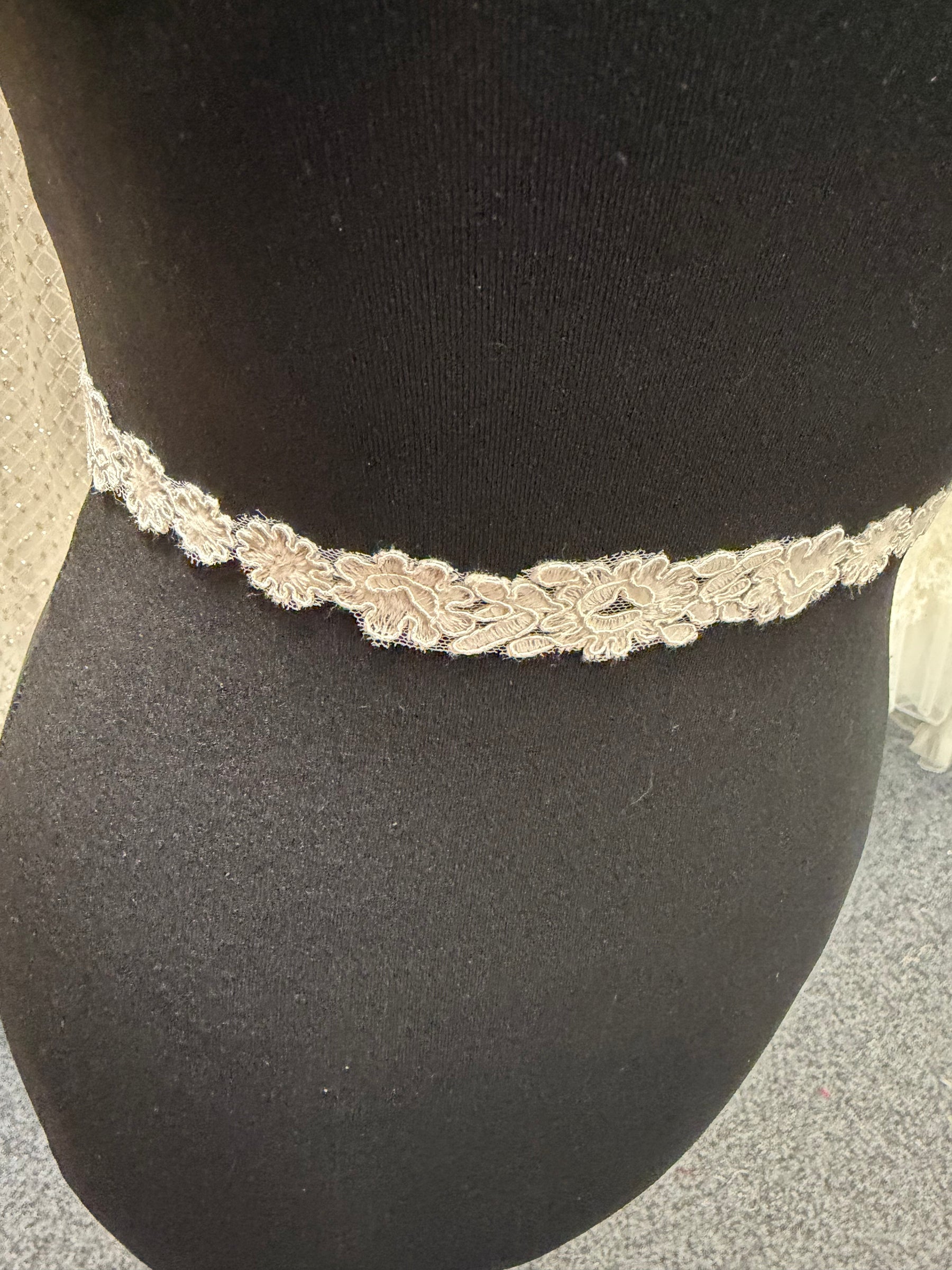 Ivory Corded Edging - T886