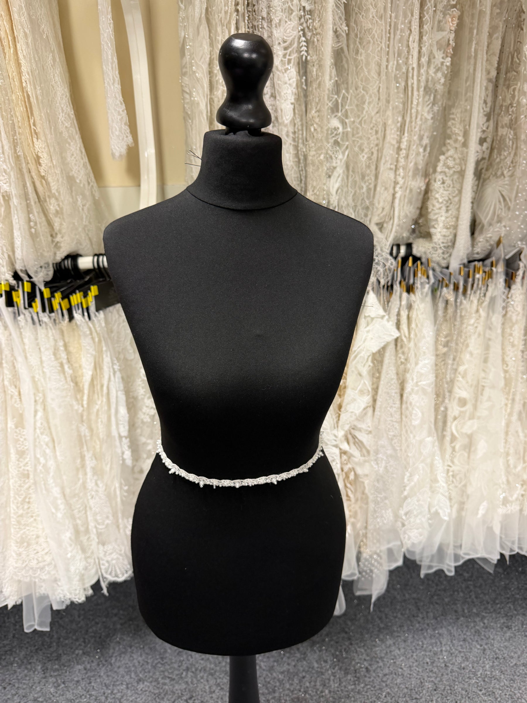 Ivory Beaded Sequin Edging - T957