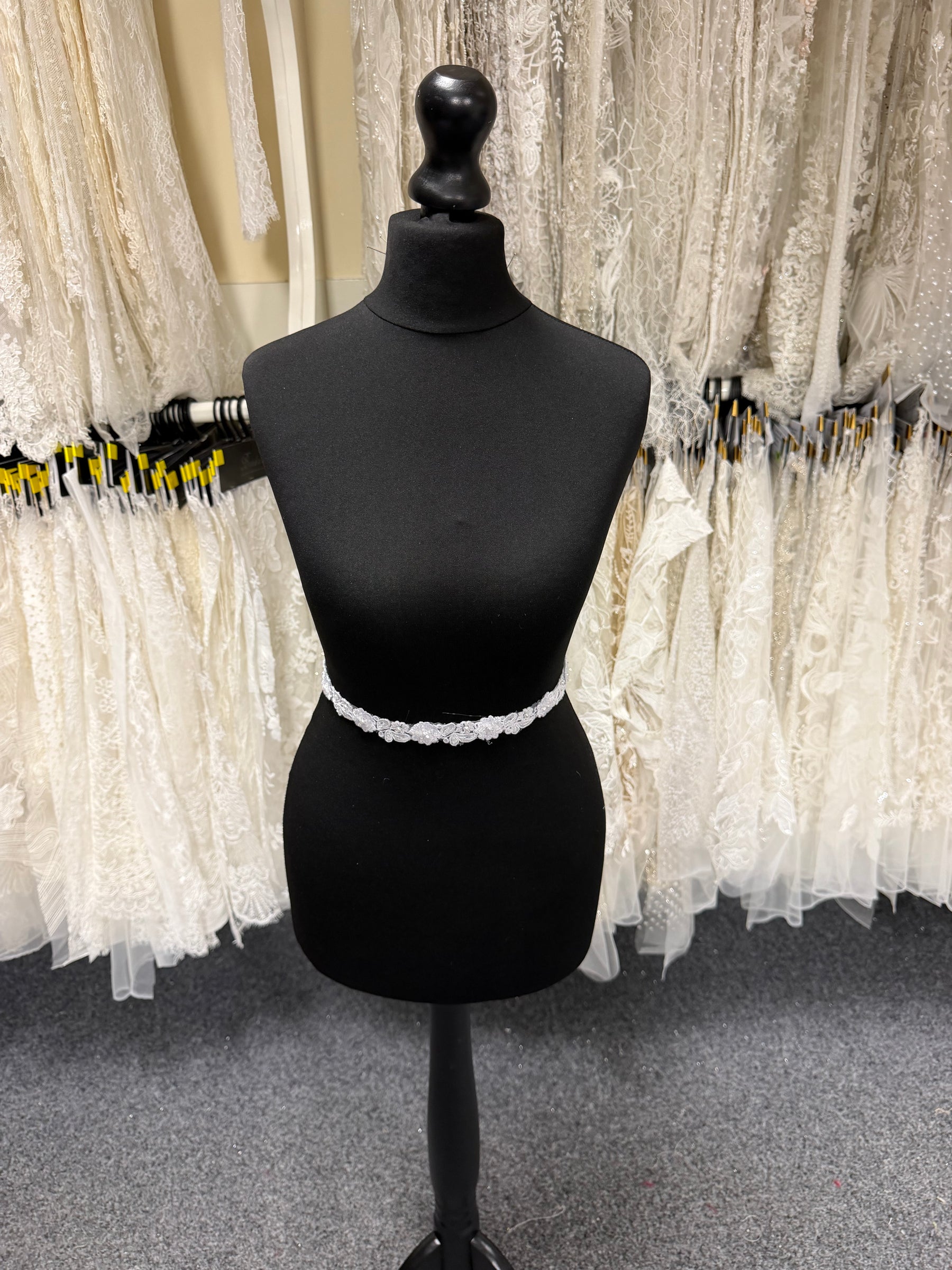 White Beaded Flower Trim - T826