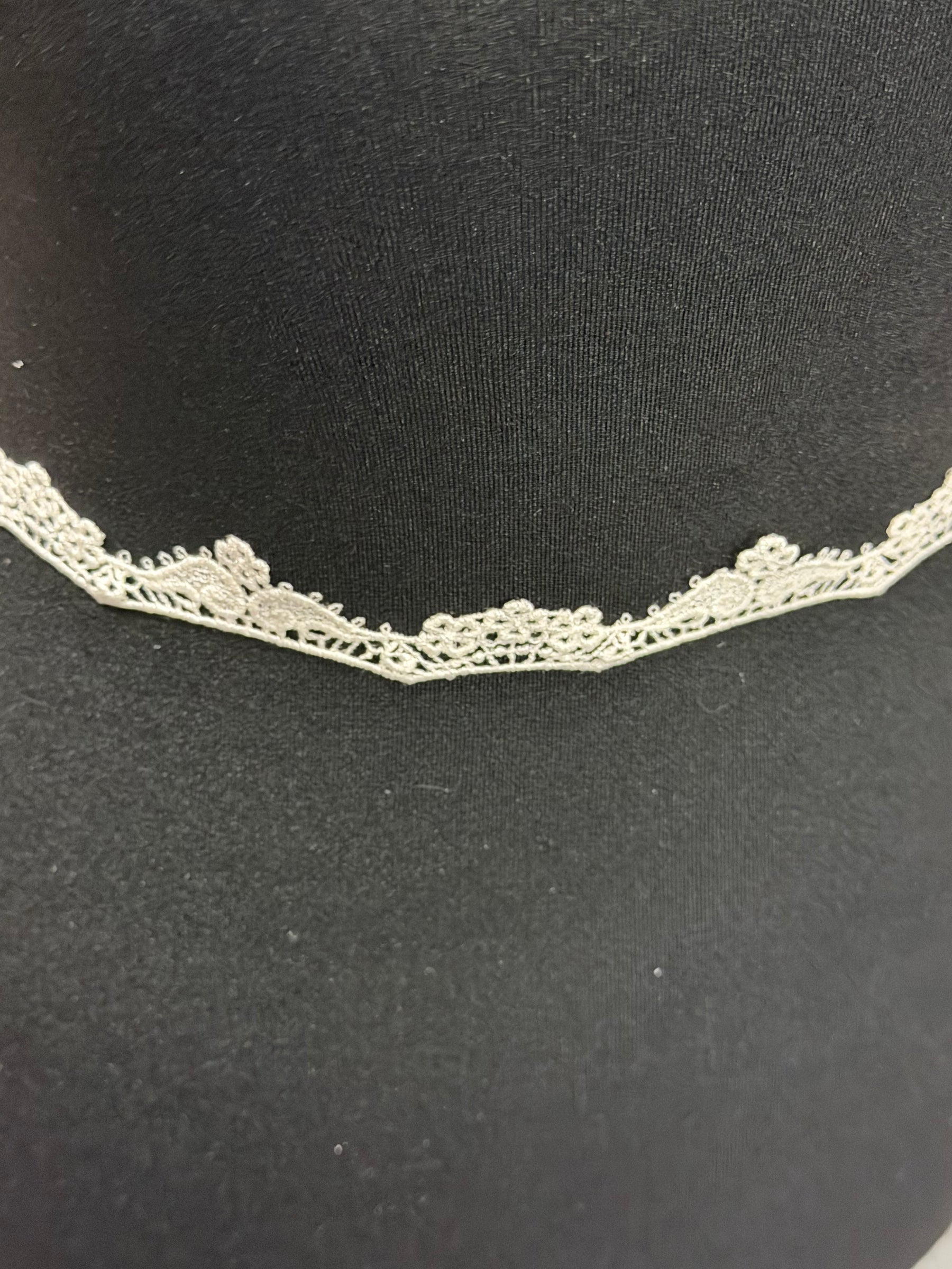 Ivory Guipure Edging - T831