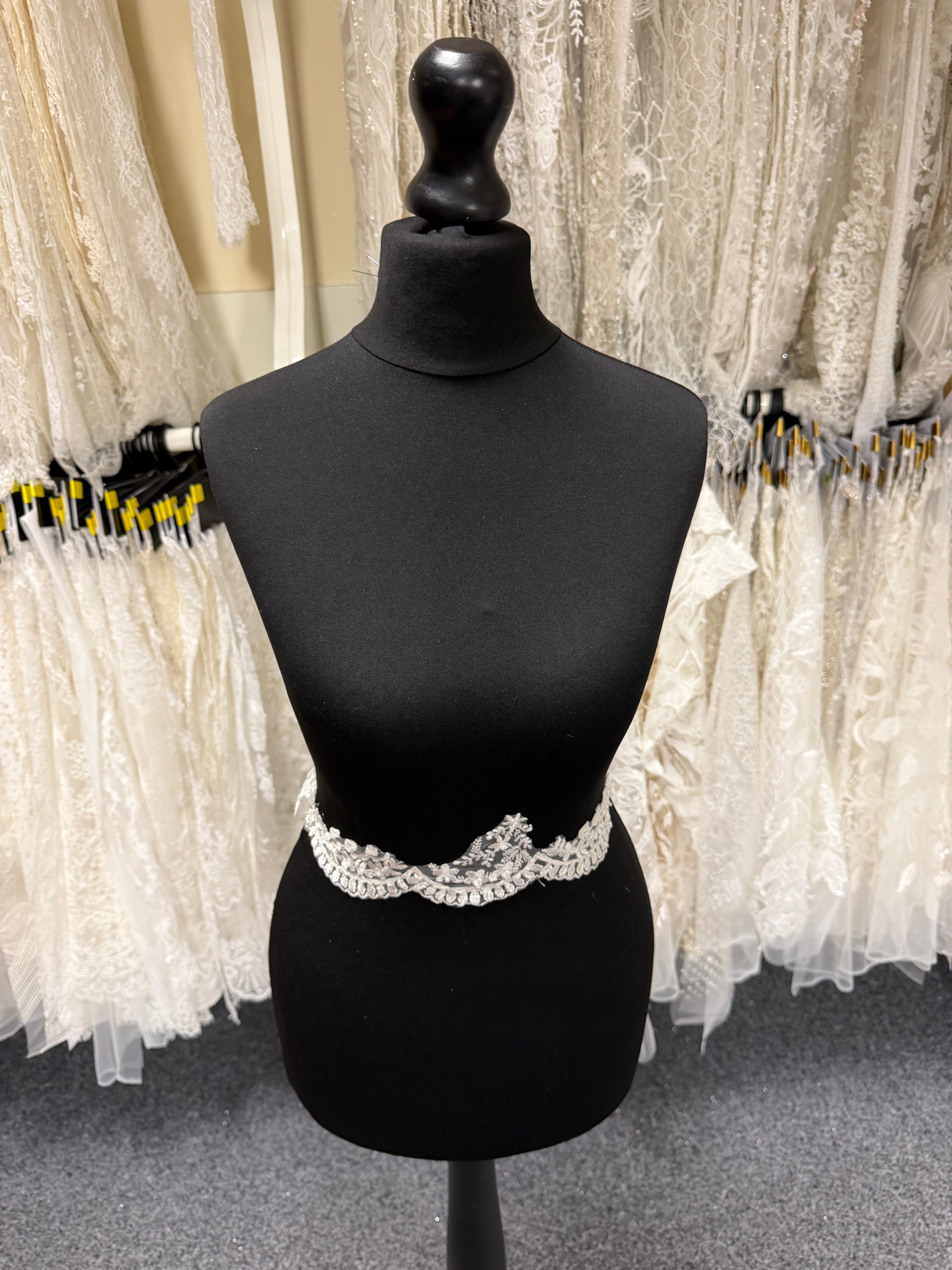Ivory Beaded Sequin Edging - T838