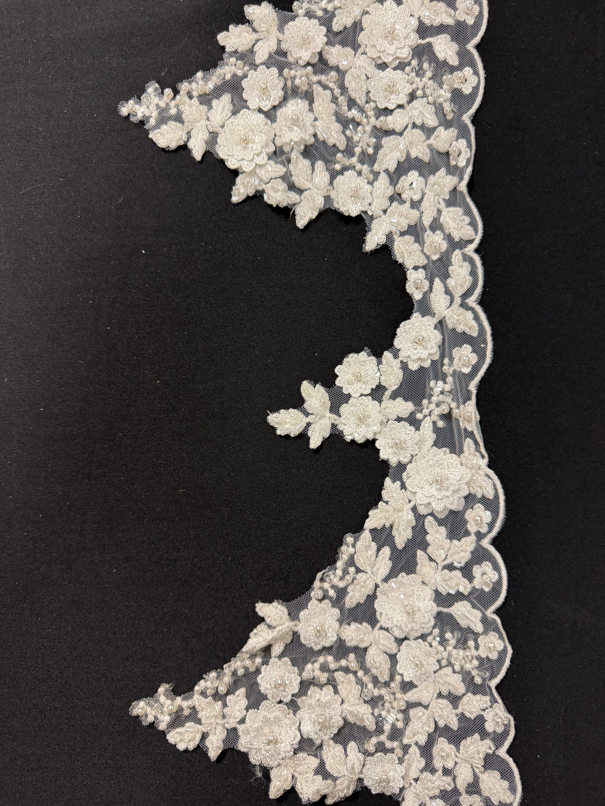 Ivory 3D Beaded Sequin Edging - T825