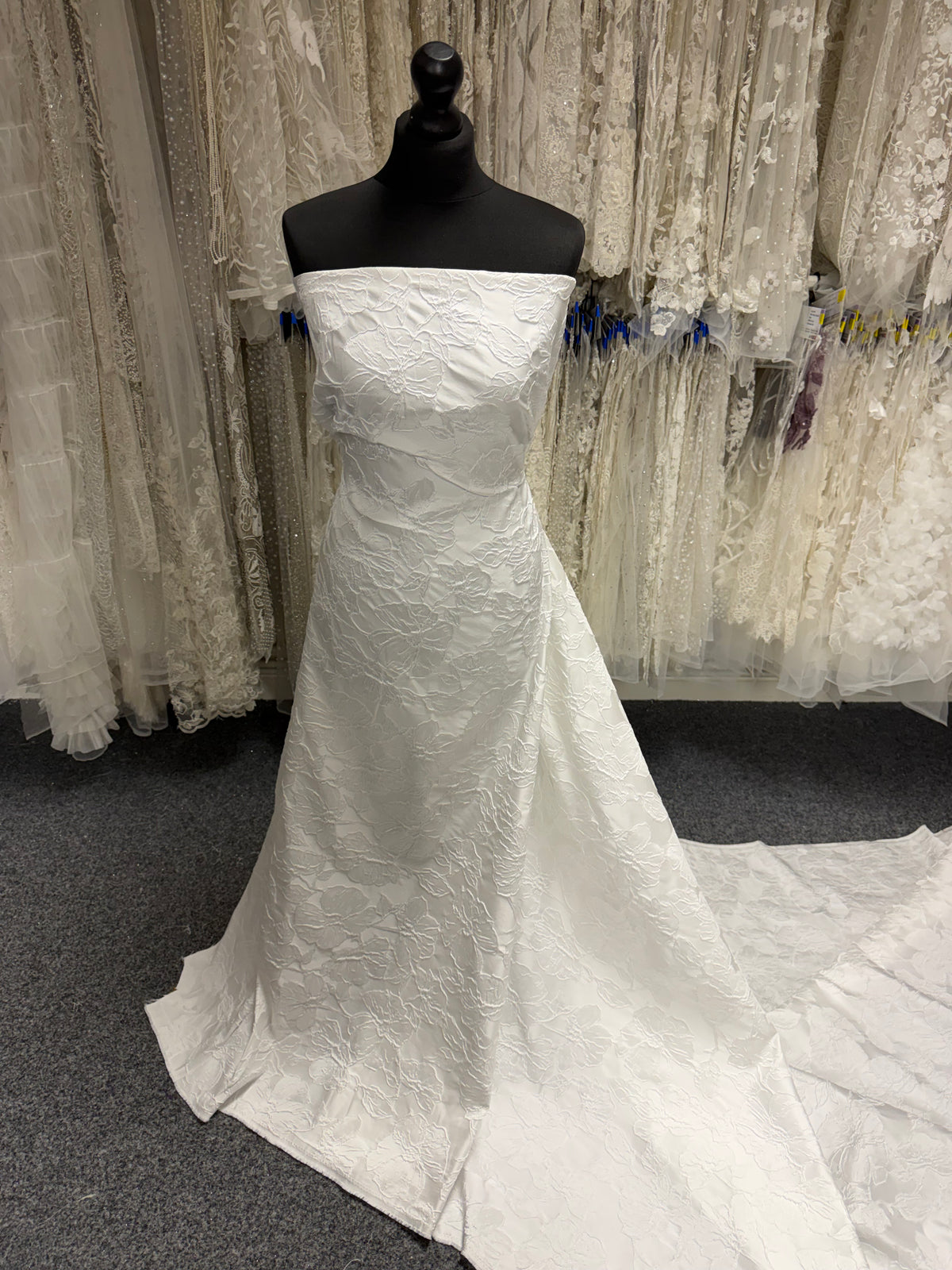 Ivory Cloqué Brocade - Sandown