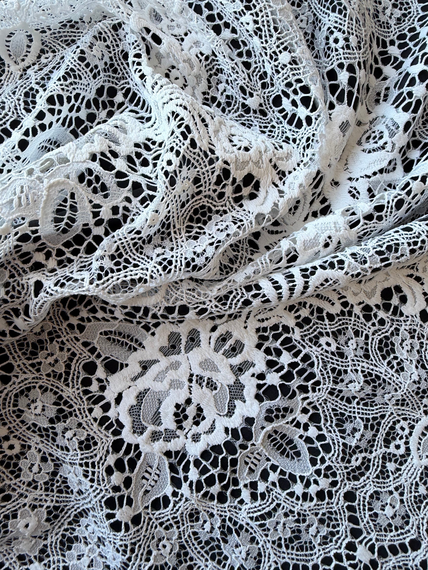 Ivory Lace - LA1012