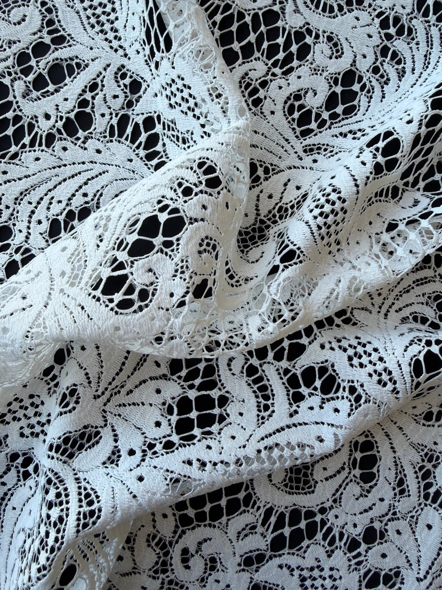 Ivory Lace - LA1011