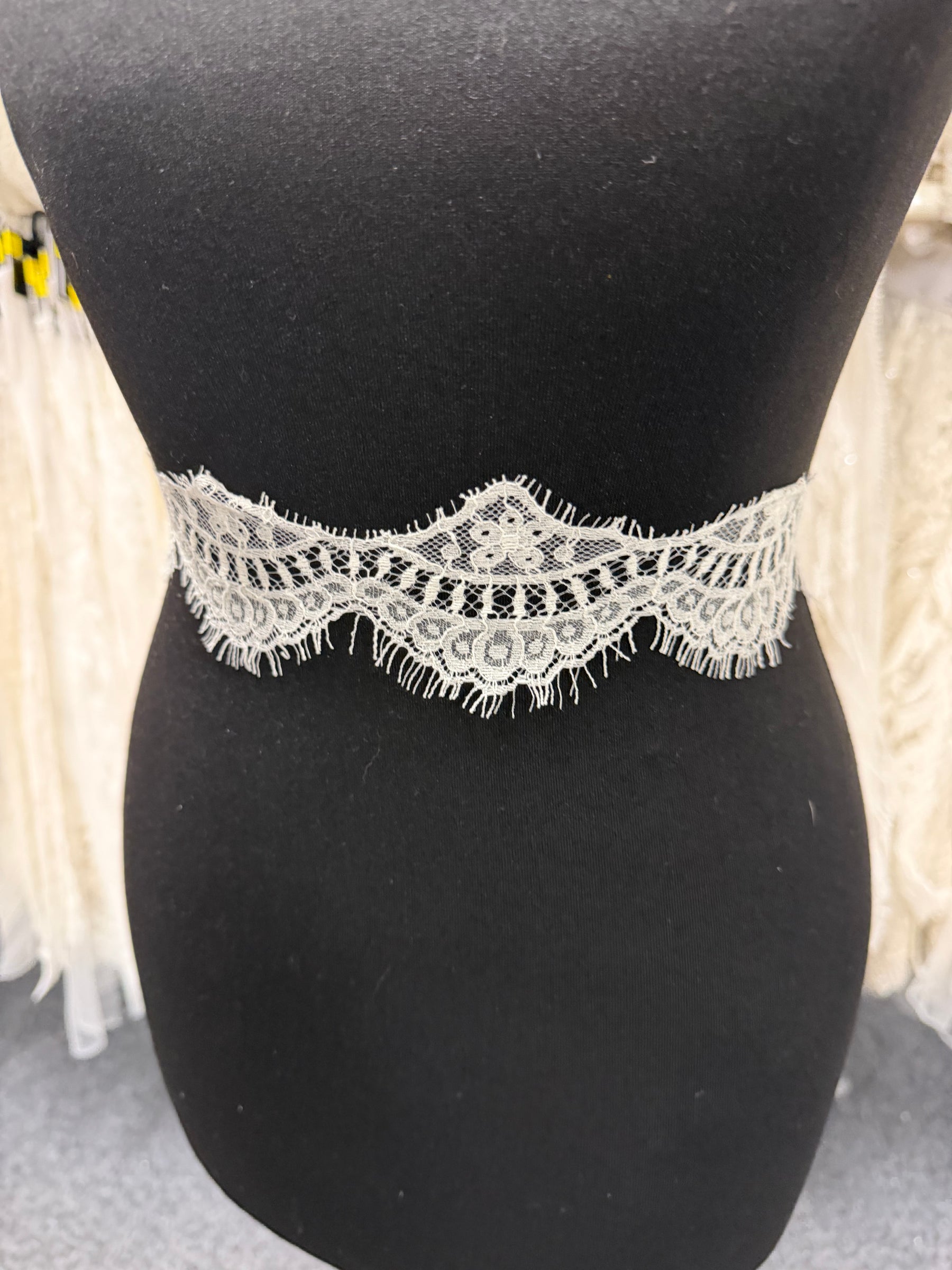 Ivory Eco French Lace Edging - EE4008