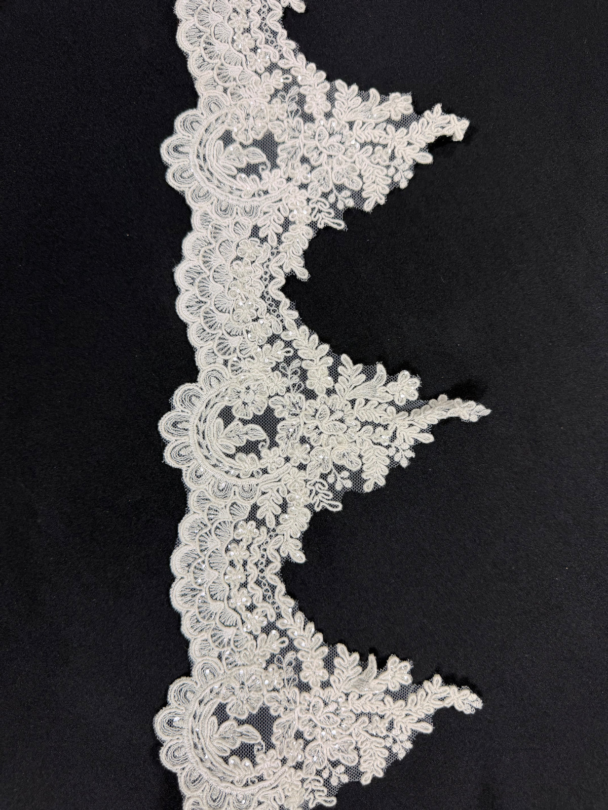 Light Ivory Sequin Edging - T837