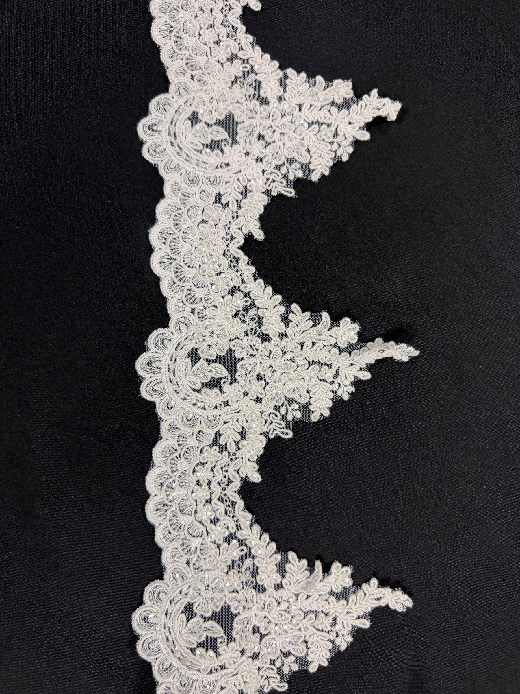 Light Ivory Sequin Edging - T837
