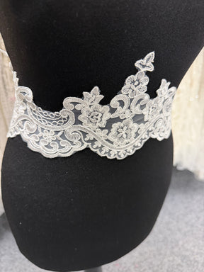 Ivory Embroidered Corded Edging - T870