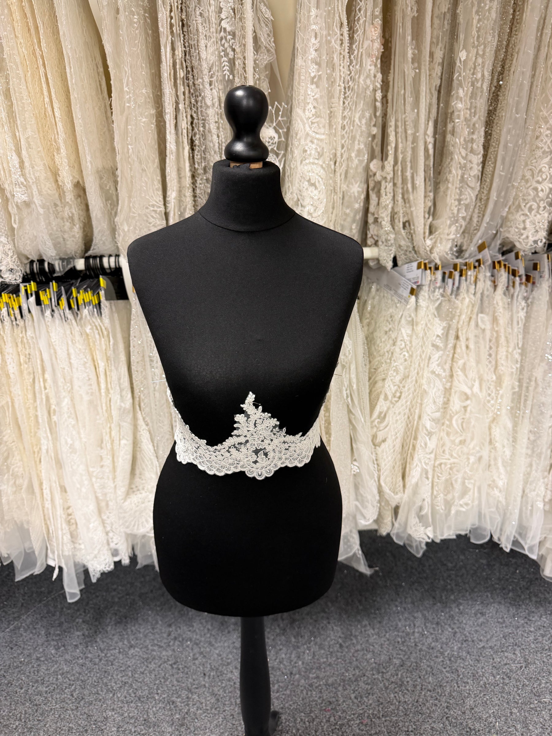 Light Ivory Sequin Edging - T837