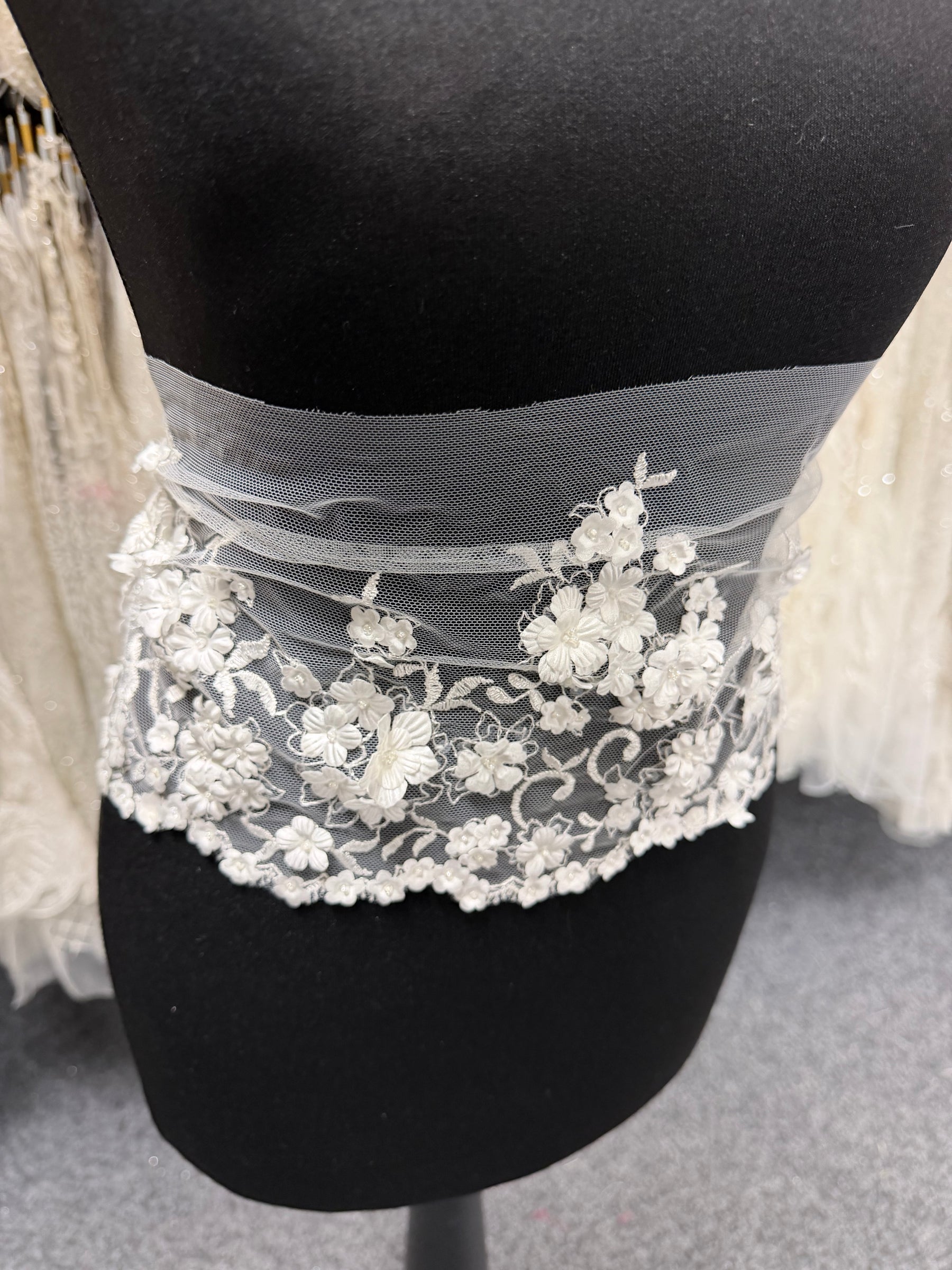 Ivory 3D Beaded Sequin Edging - T879