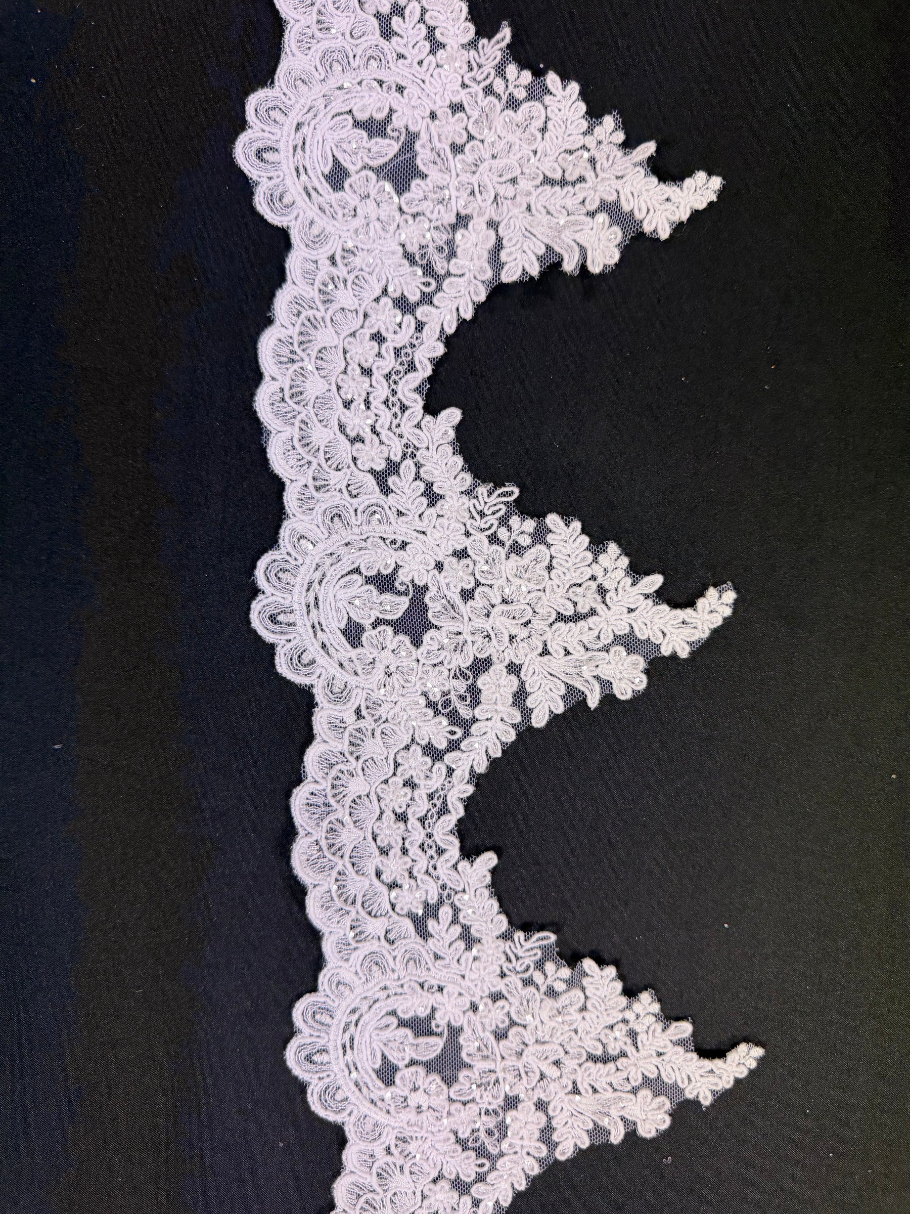 White Sequin Edging - T837