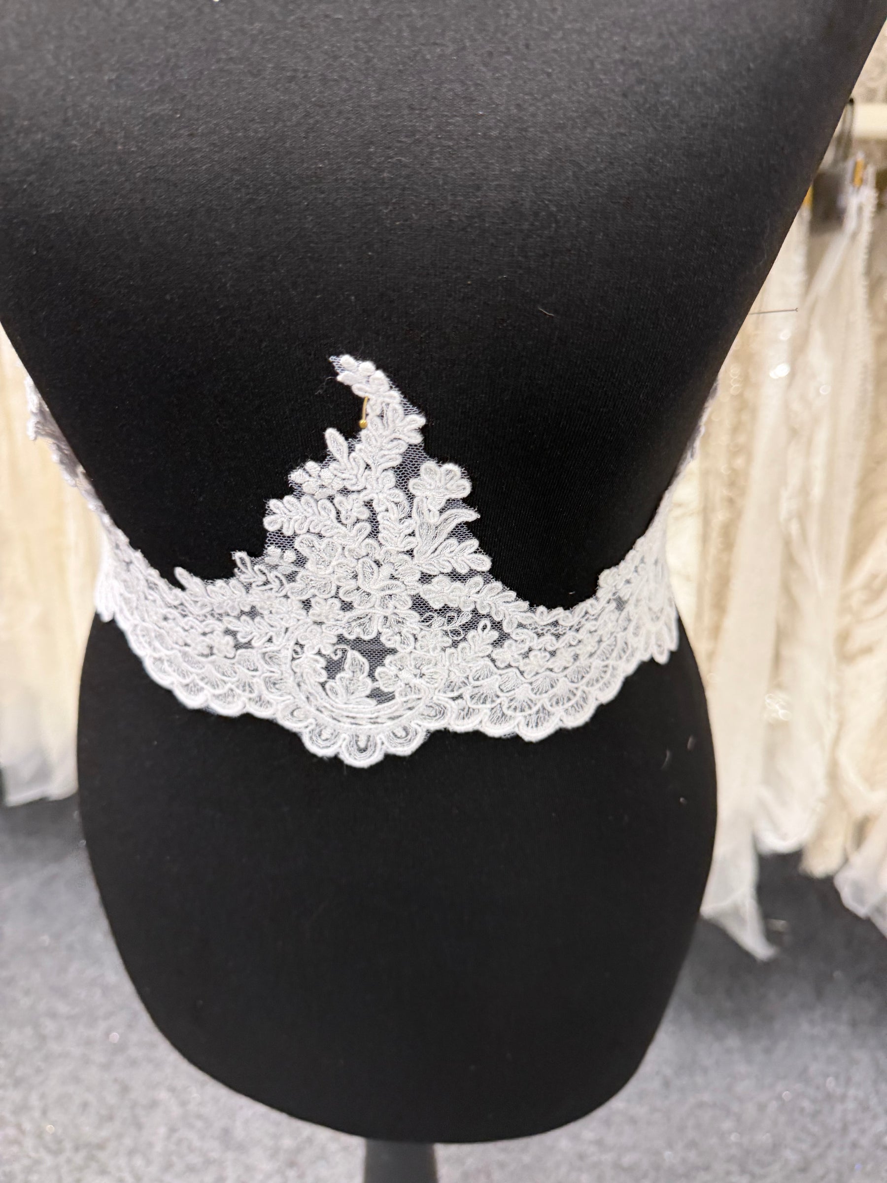 White Sequin Edging - T837