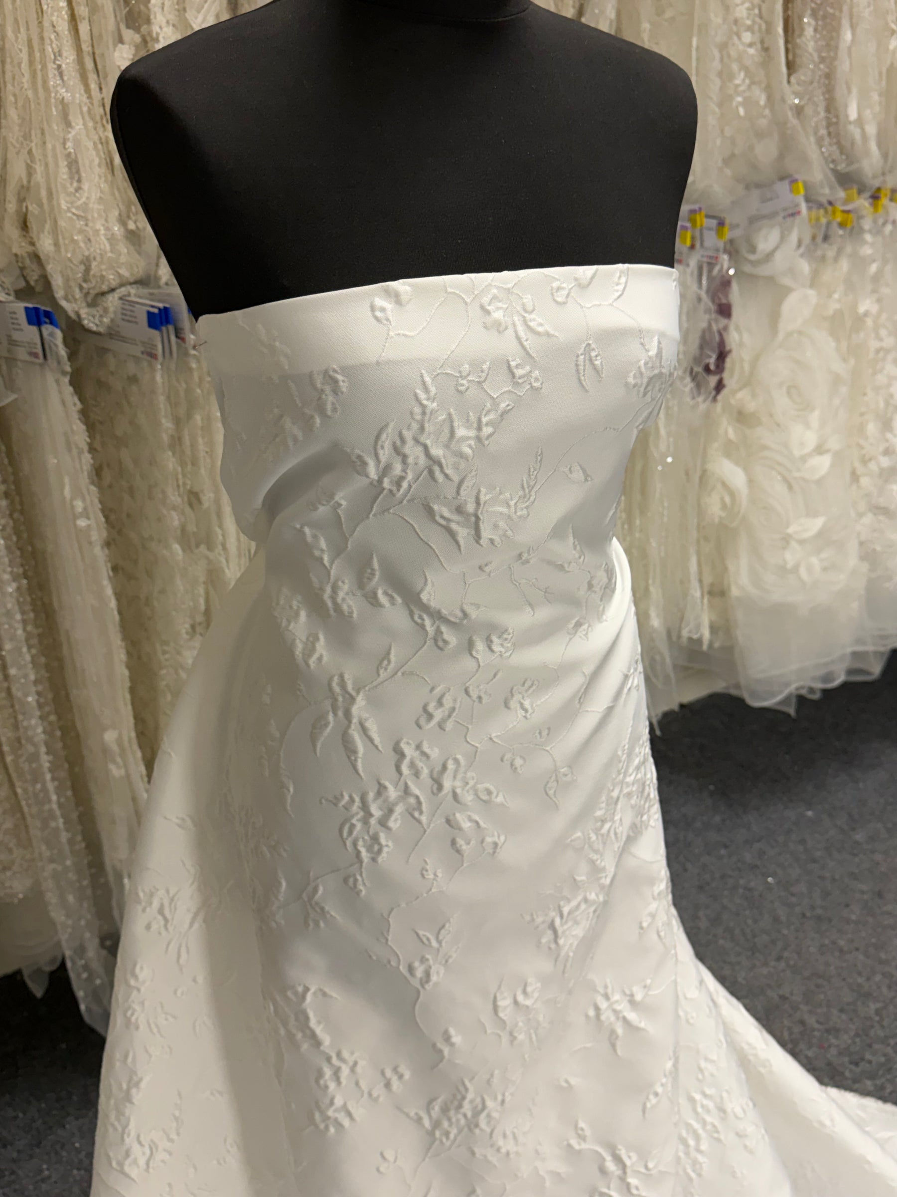 Ivory Cloqué Brocade - Lincoln