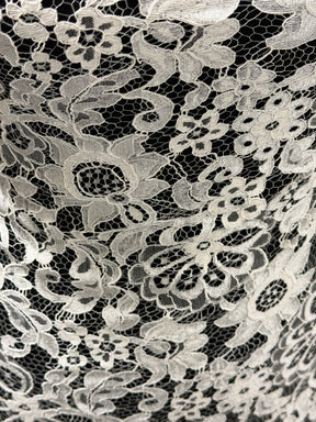 Ivory Chantilly Lace - P297