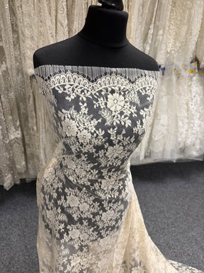 Champagne Beige Chantilly Lace - P294