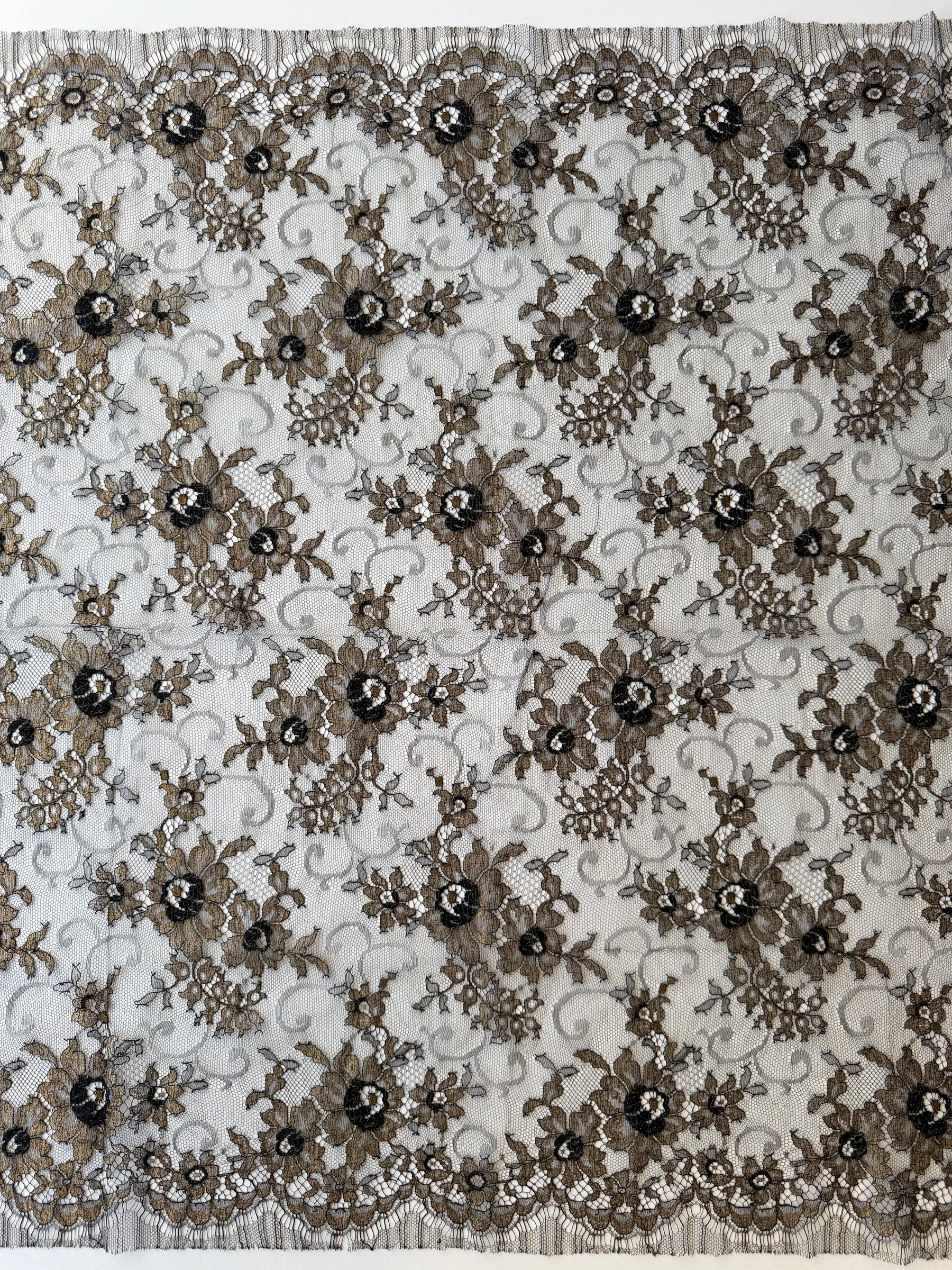 Black and Gold Chantilly Lace – P296