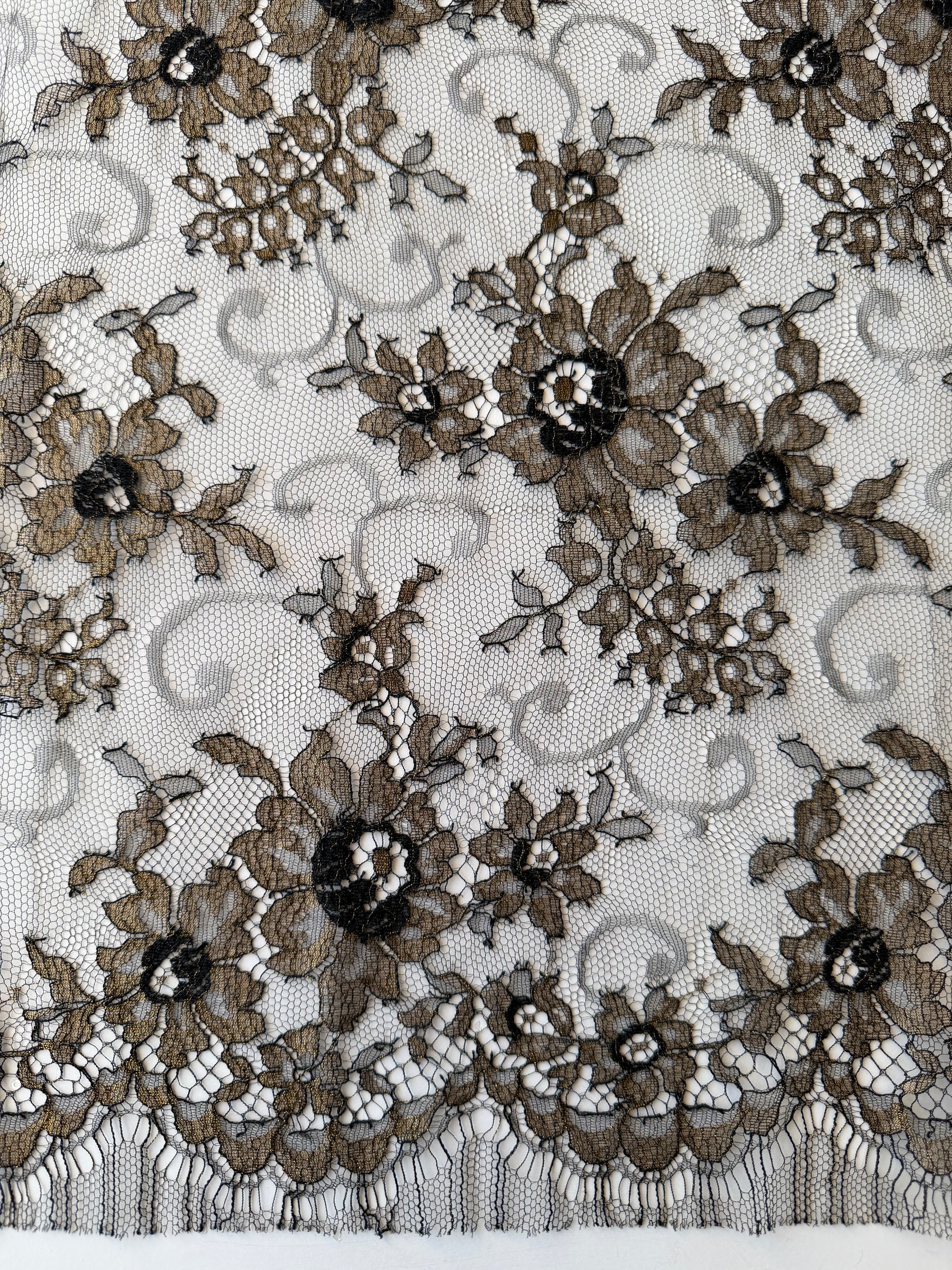 Black and Gold Chantilly Lace – P296