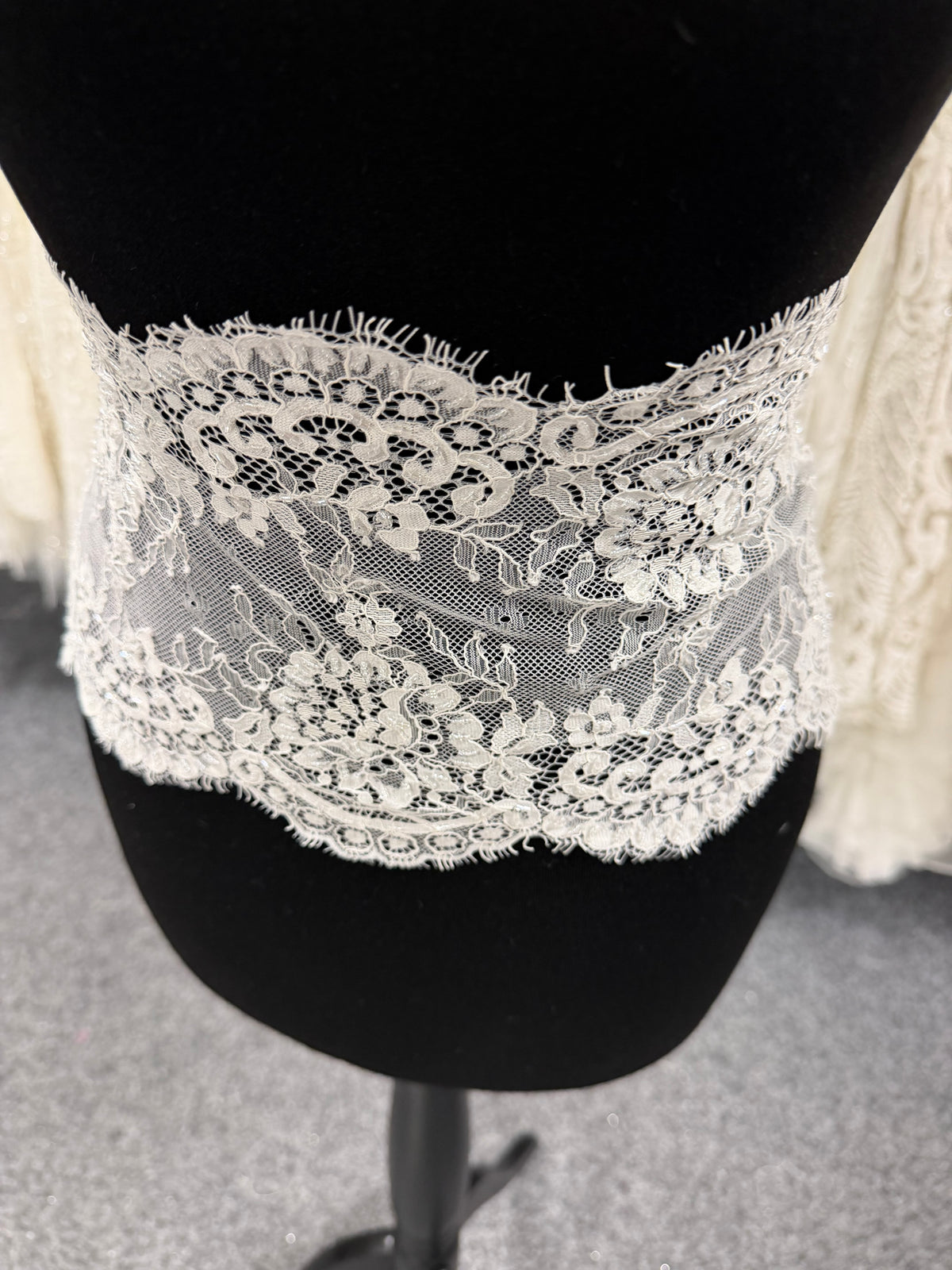 Ivory Beaded Lace Trim - T551