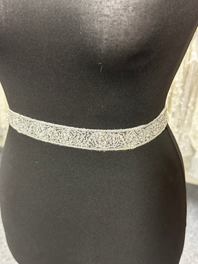 Ivory Crystal Trim – T 390 B (CF)