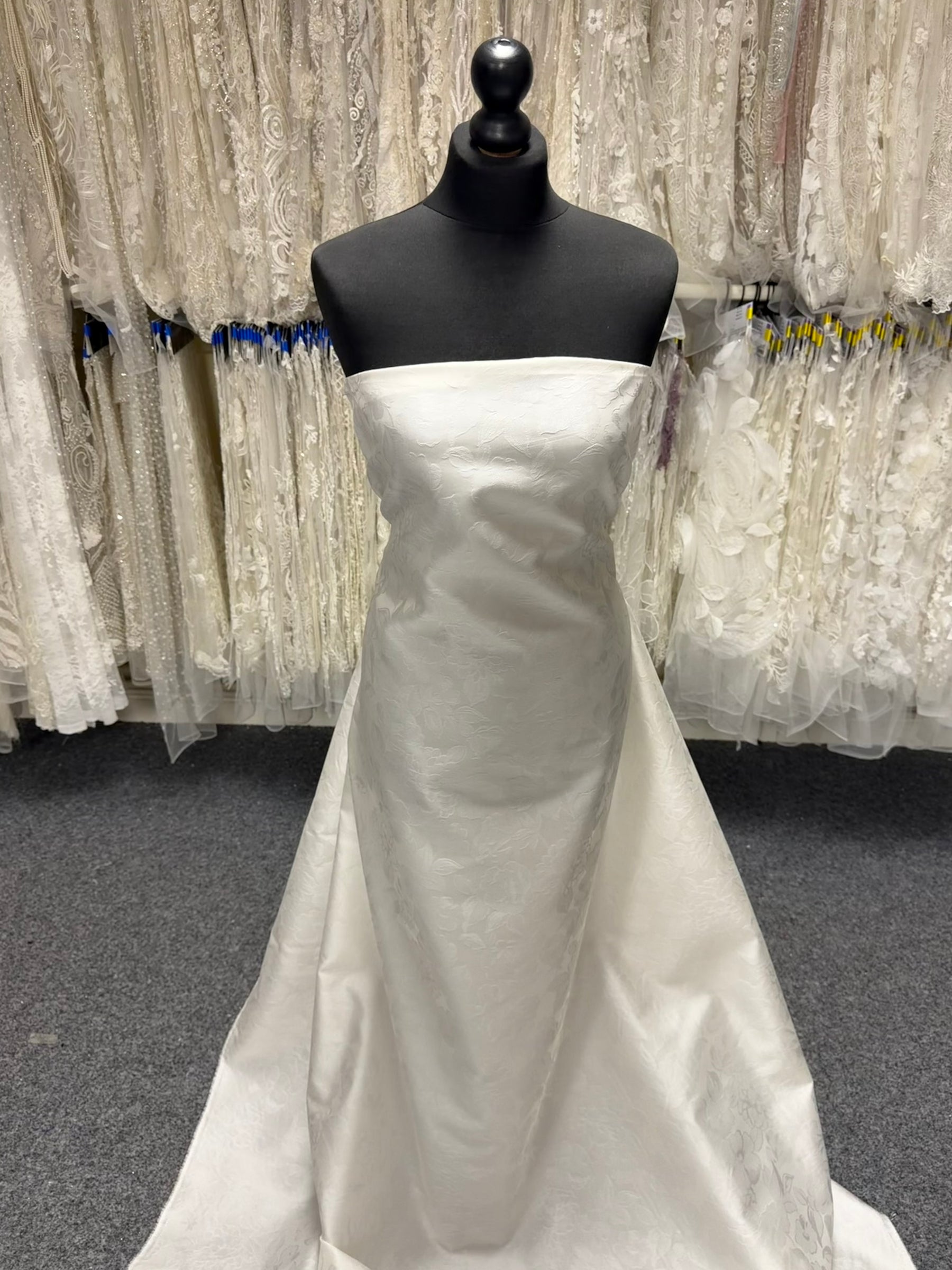 Ivory Poly Silk Jacquard - P665