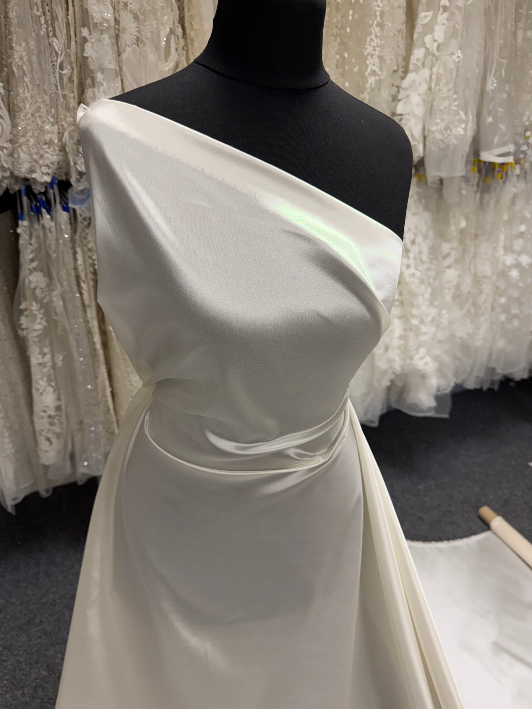 Ivory Silk Blend Organza Taffeta - P607
