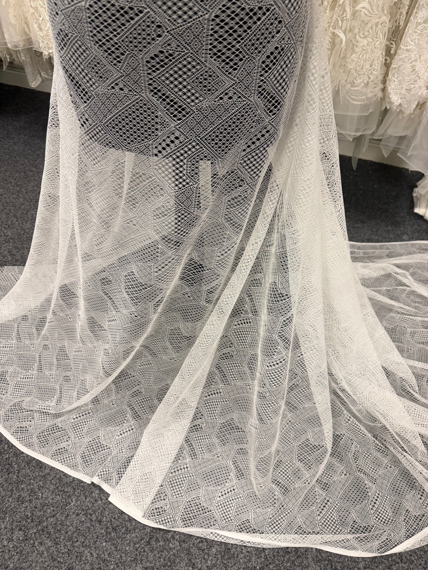Ivory Lace - LA1015