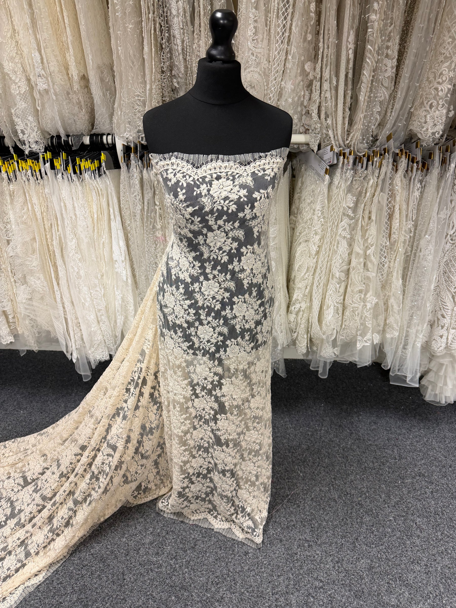 Oyster Beaded Chantilly Lace - P298
