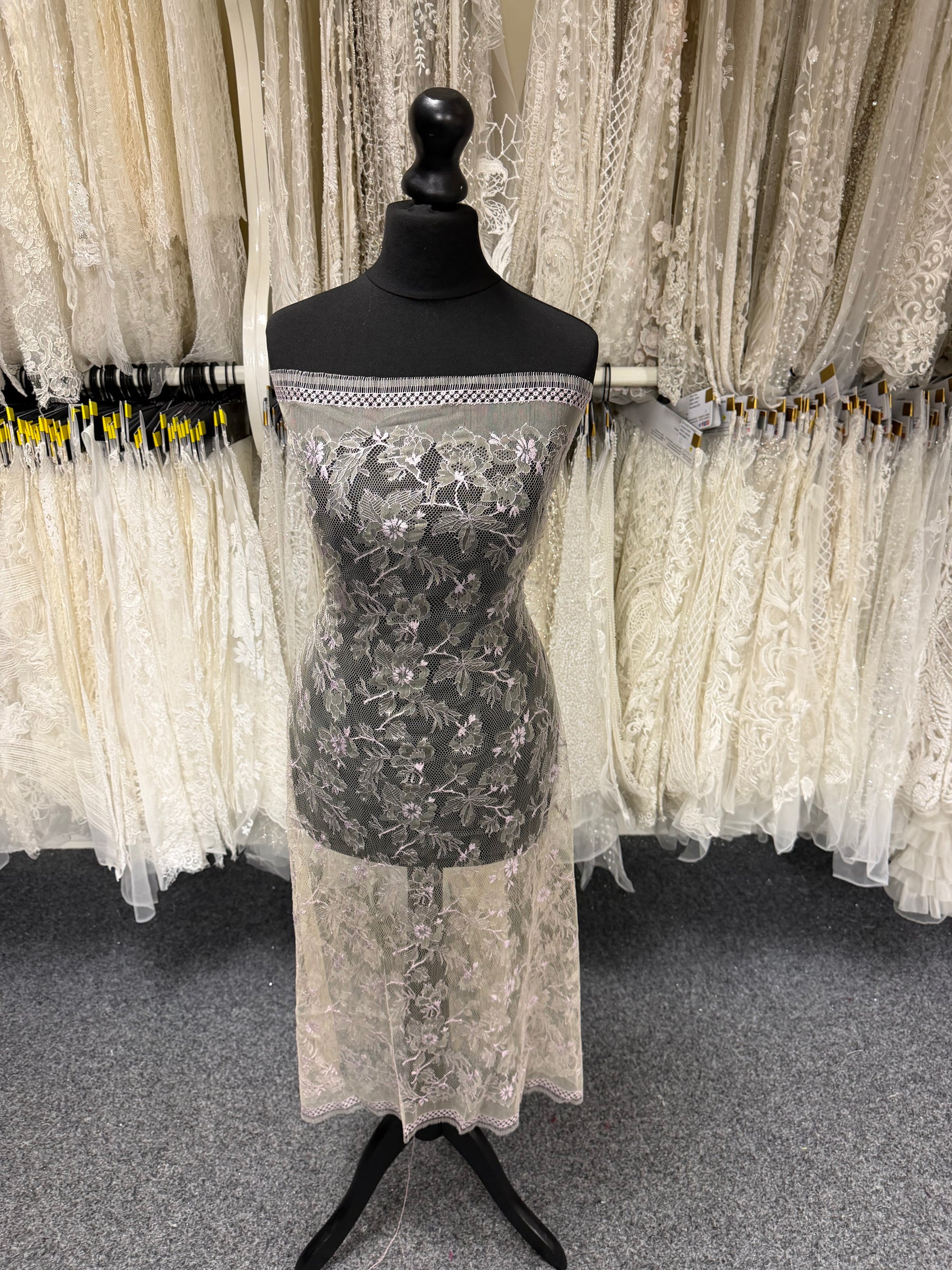 Vanille Orchid French Lace - LA2018
