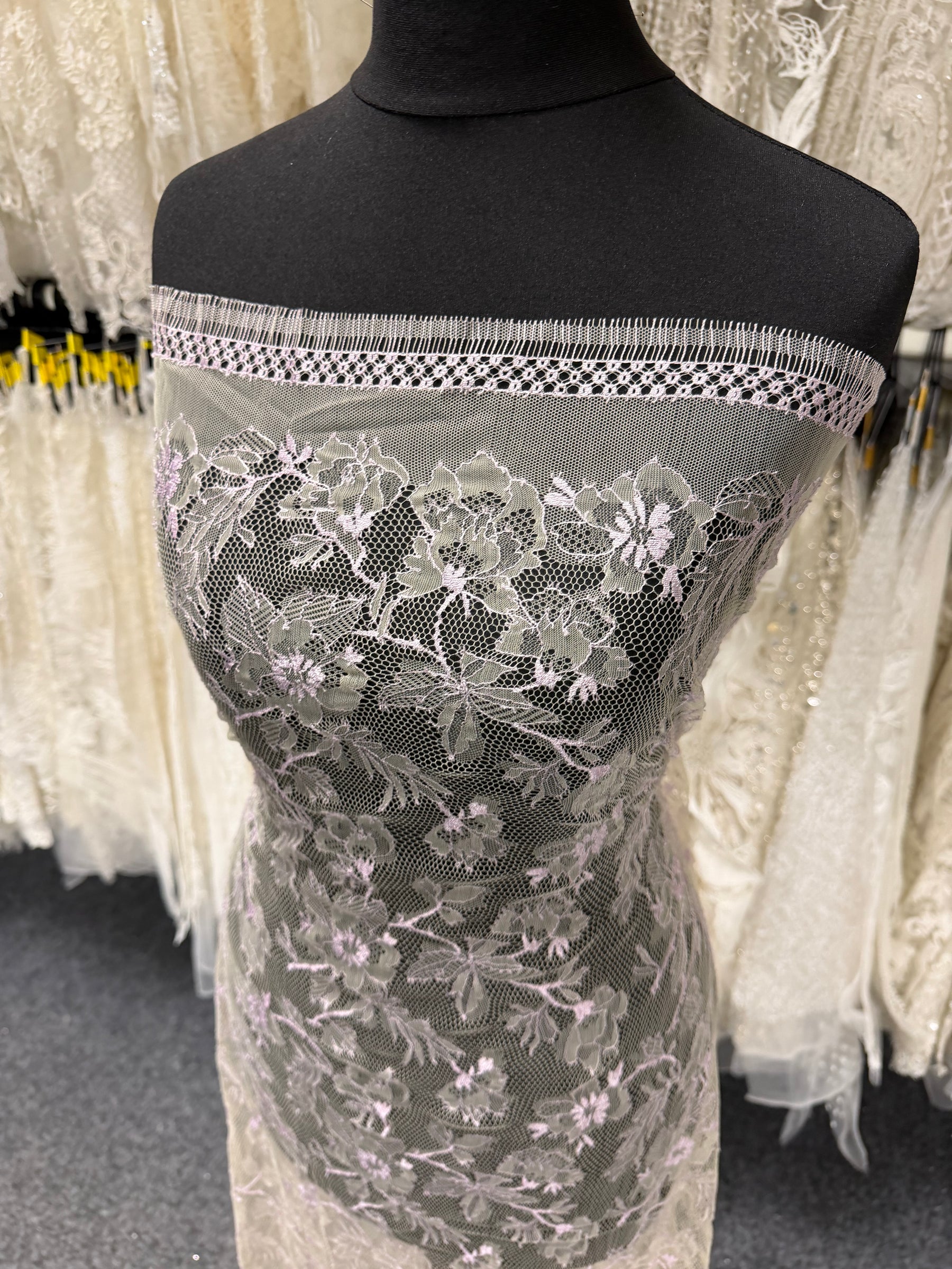 Vanille Orchid French Lace - LA2018