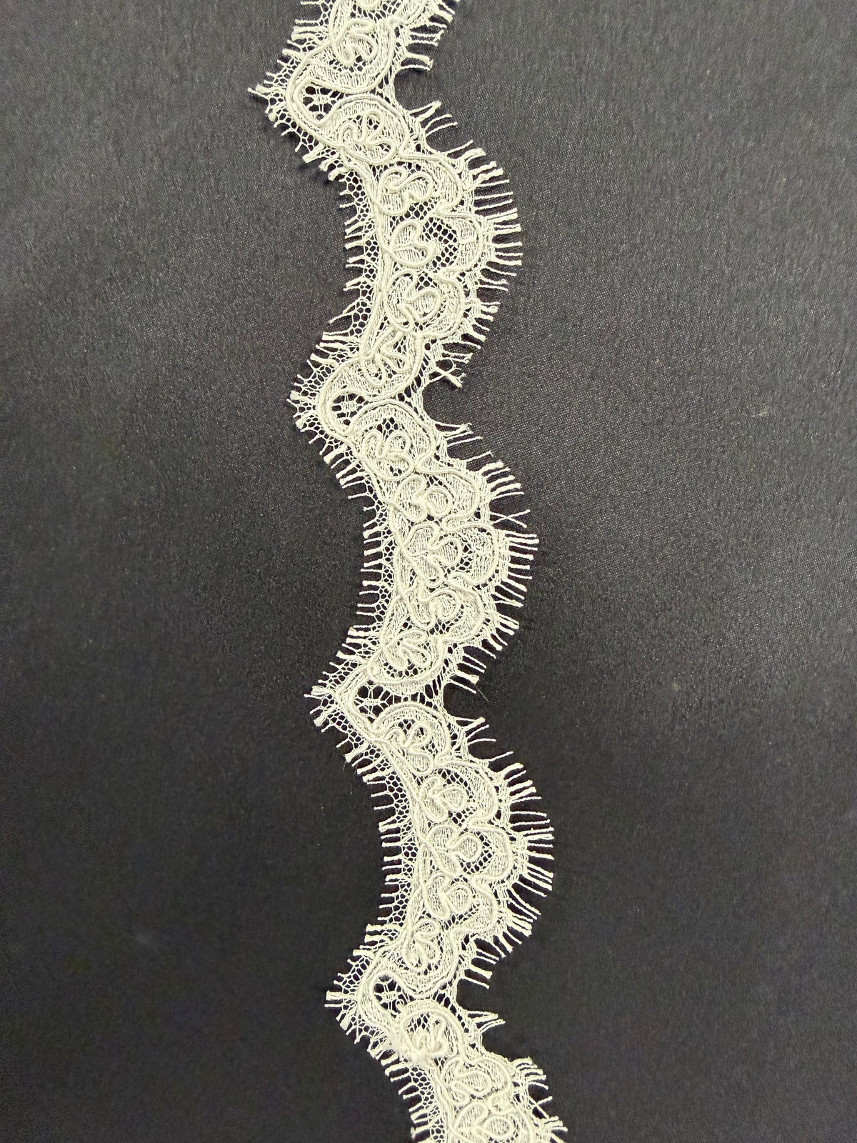 Ivory Corded Chantilly Lace Trim - Ritonella