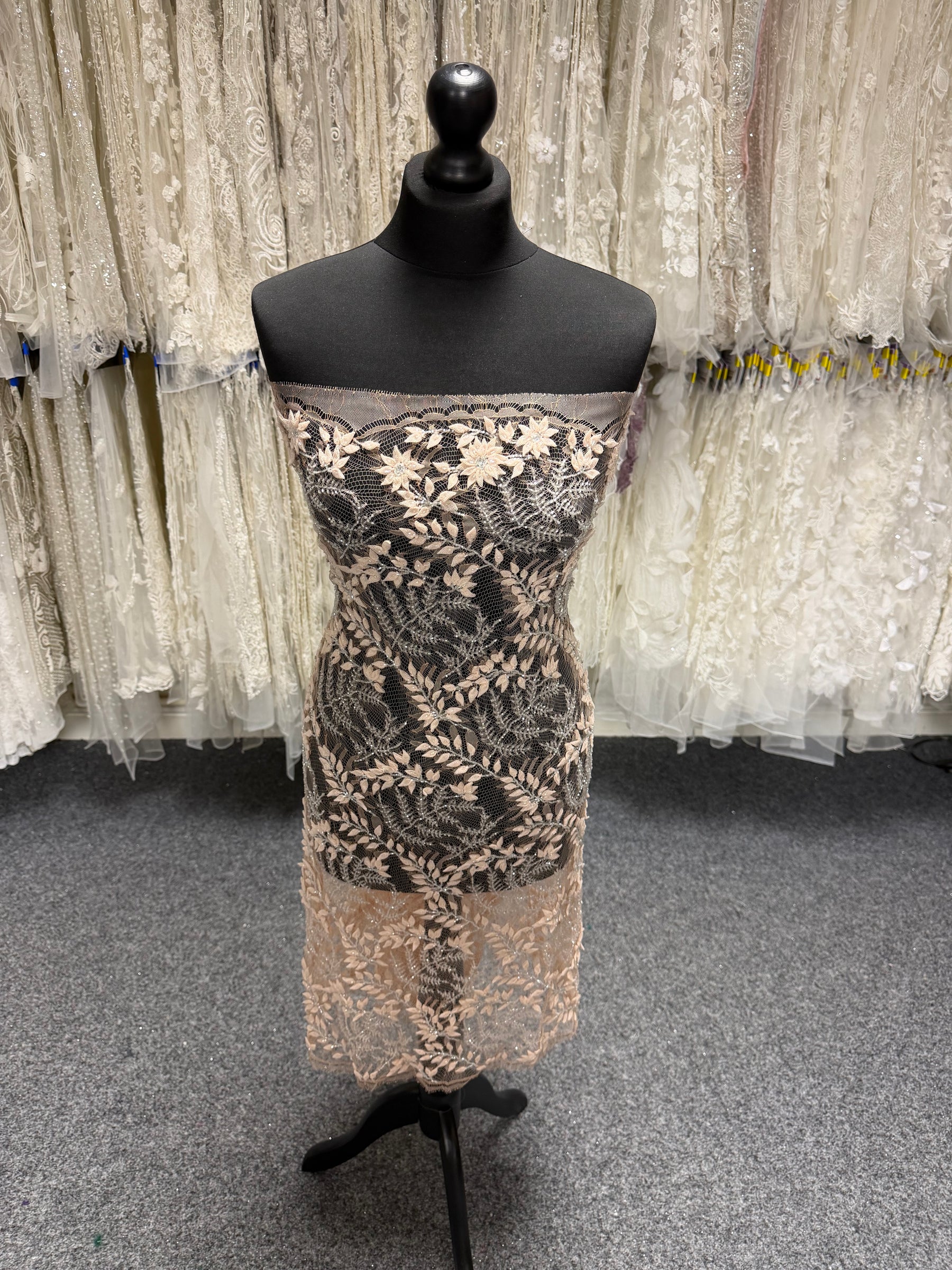 Rose 3D & Beaded Chantilly Lace - P239
